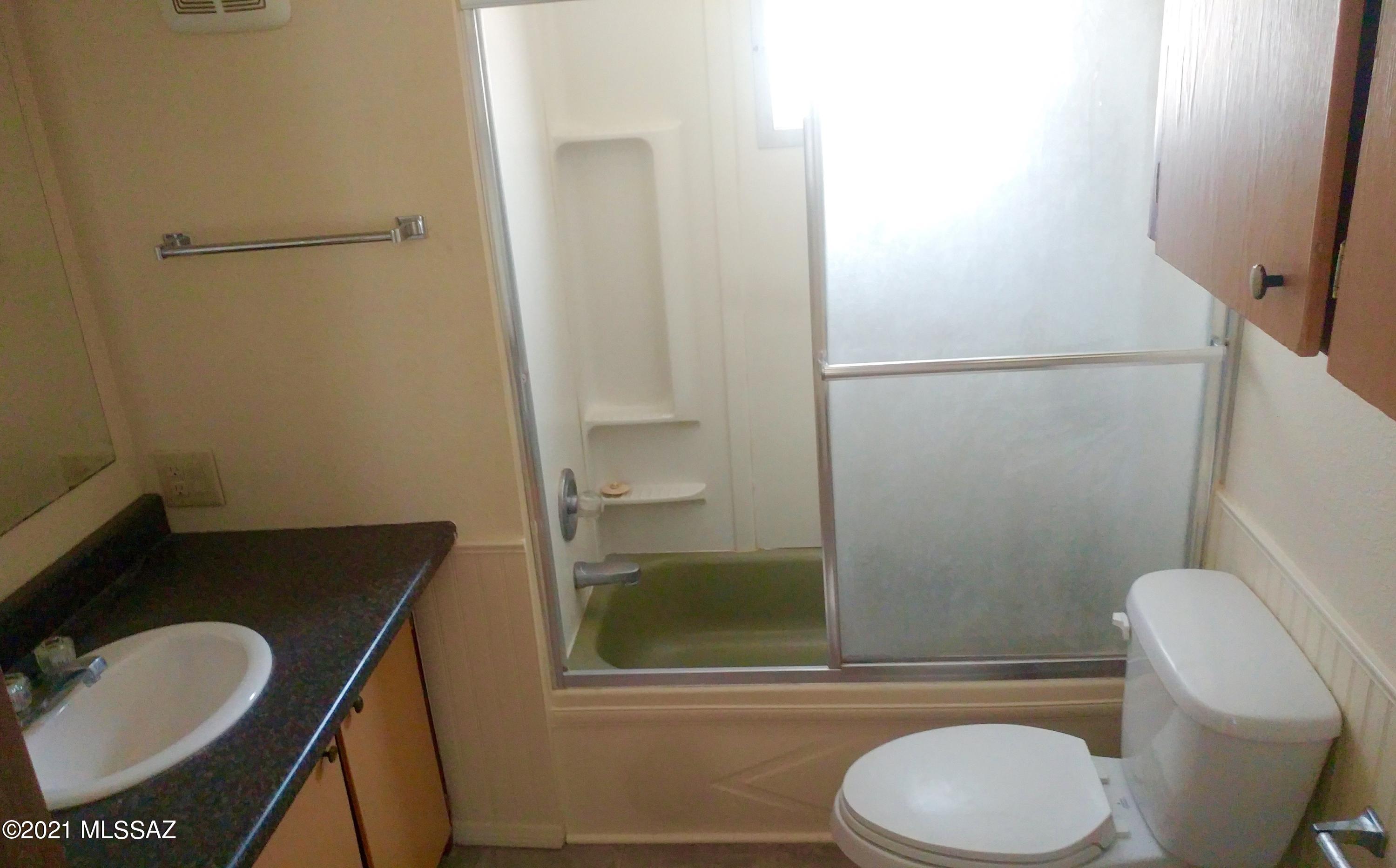 4122 N Palm Grove Drive