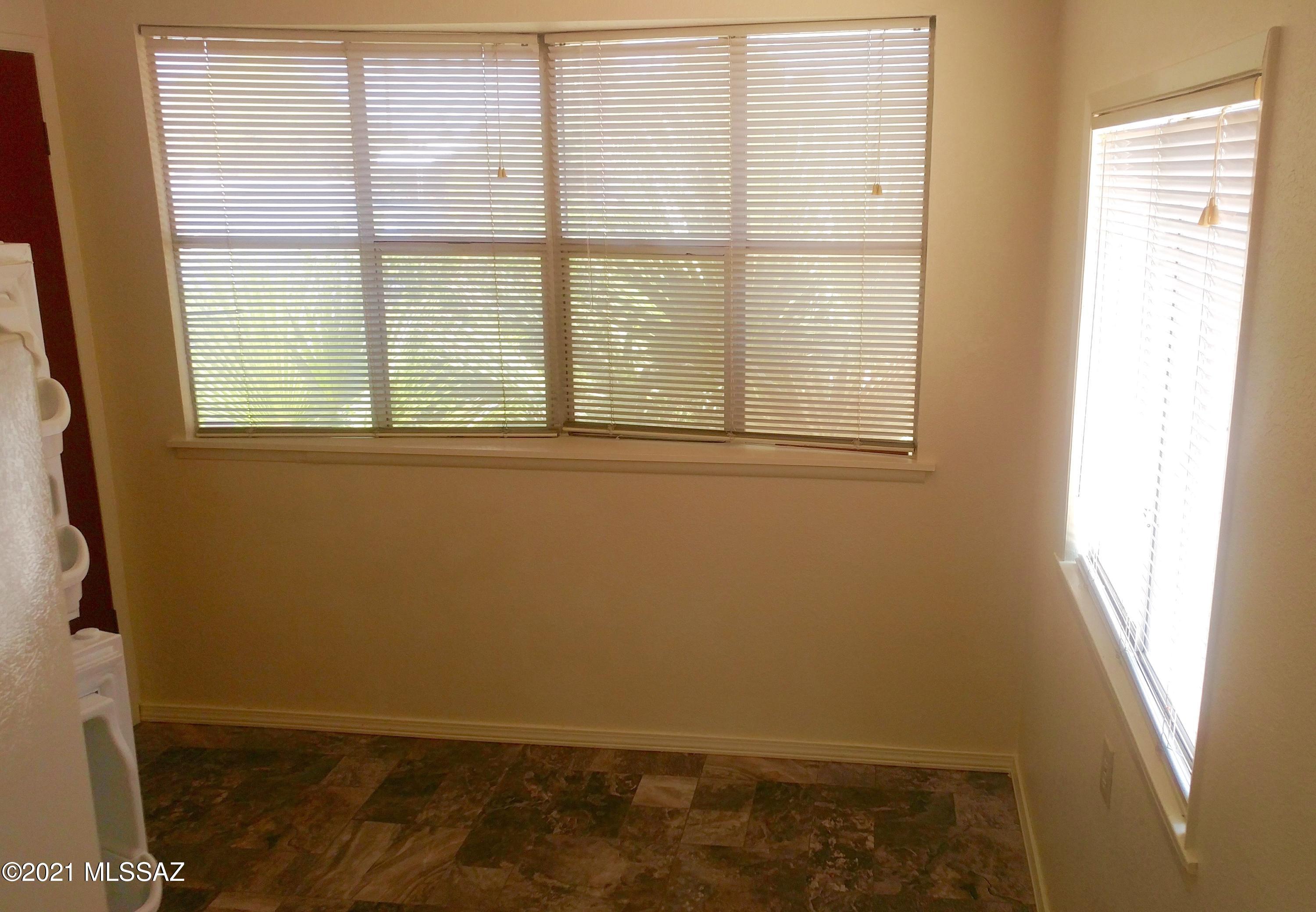 4122 N Palm Grove Drive