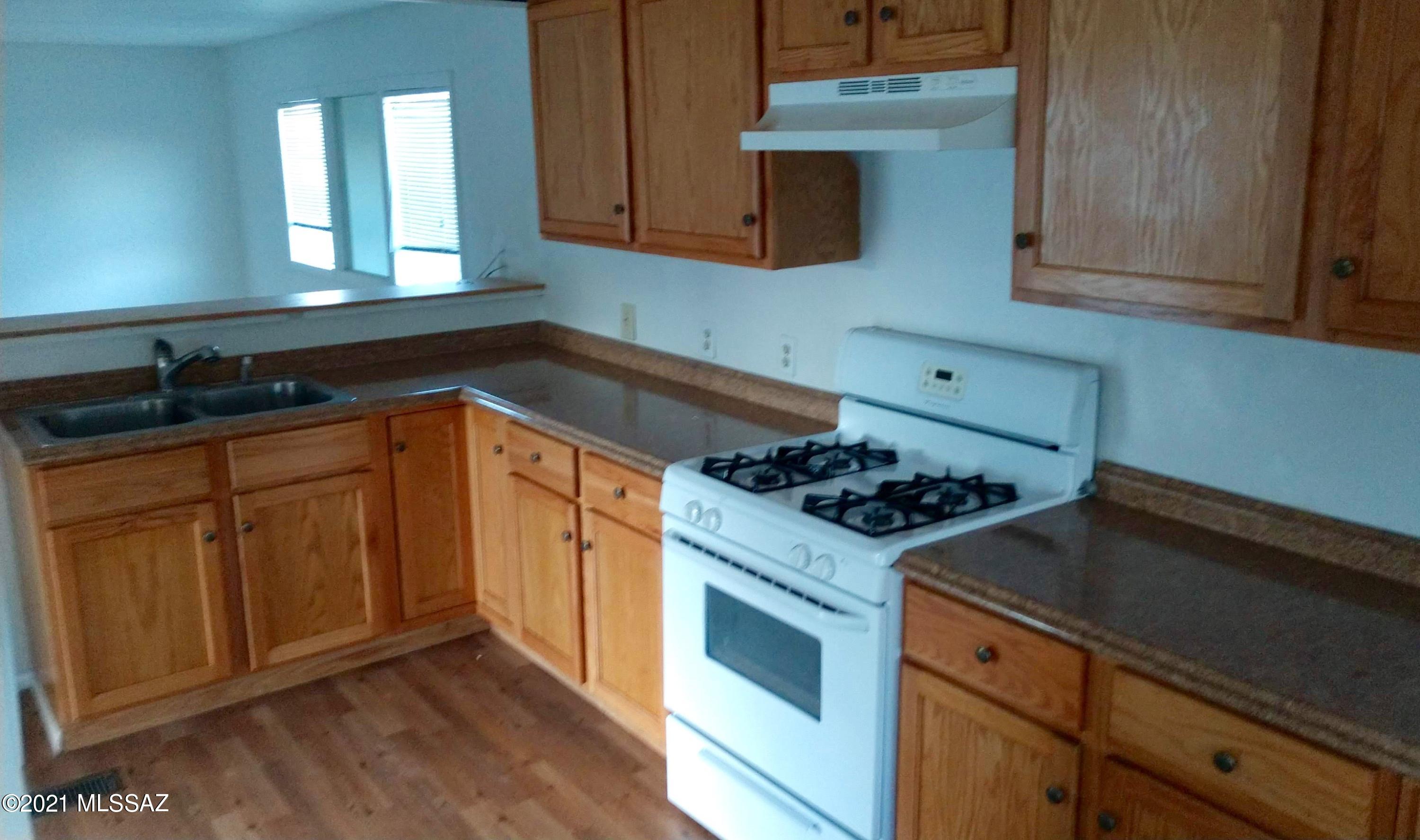 4122 N Palm Grove Drive