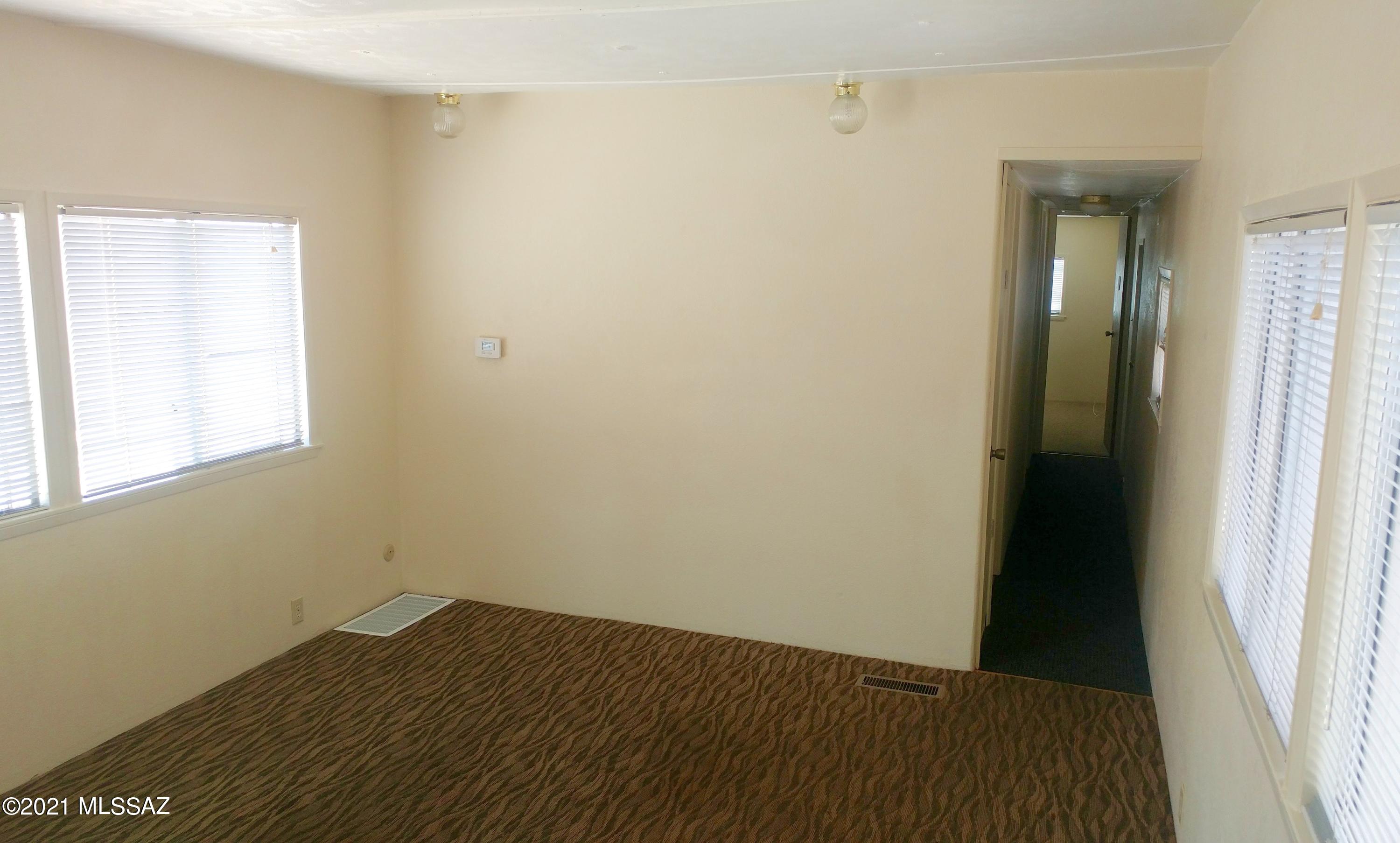 4122 N Palm Grove Drive