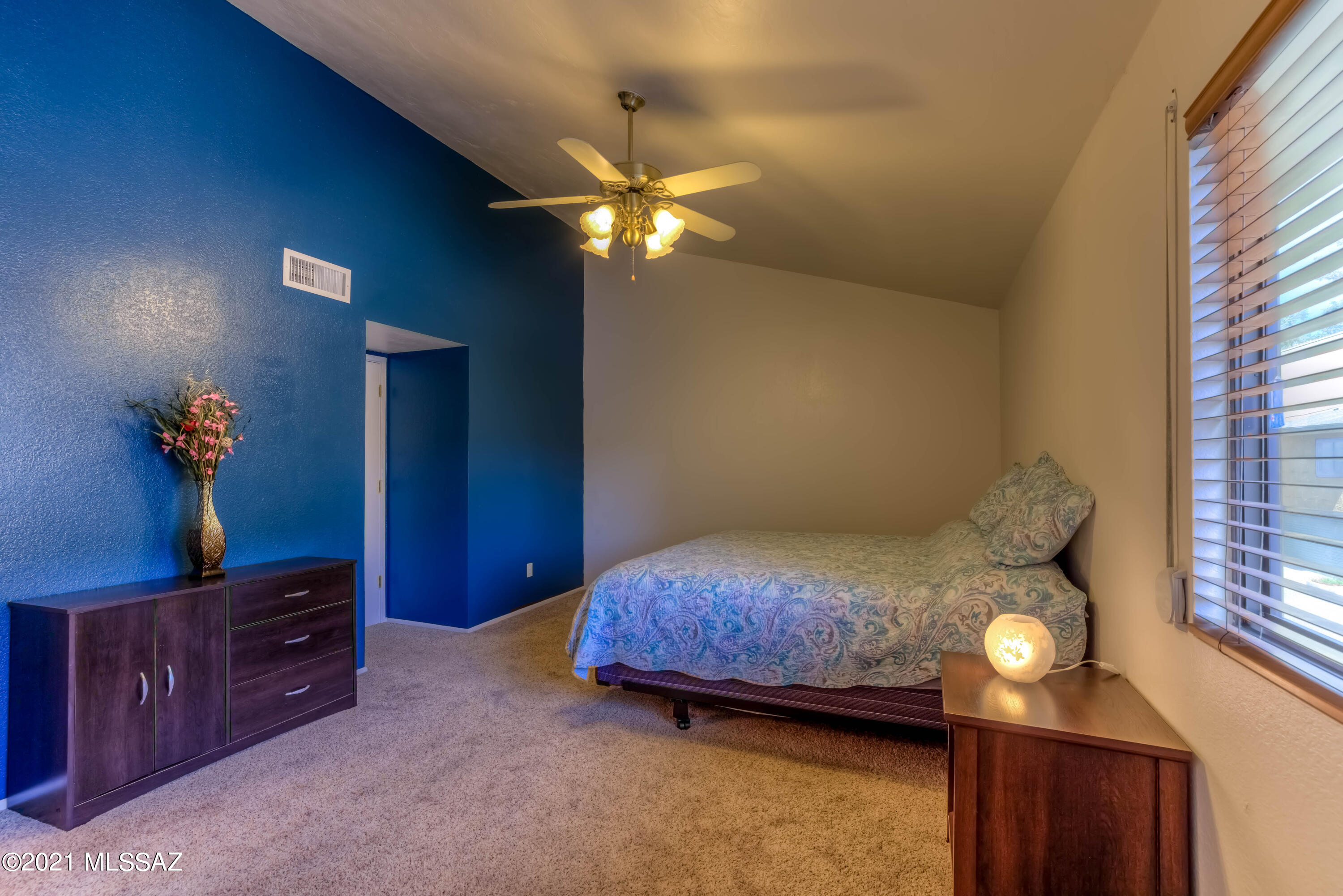 3857 N Paseo De Las Canchas