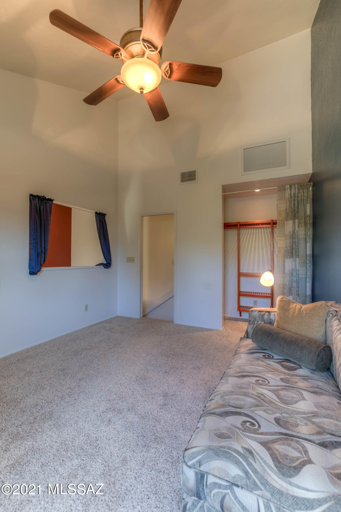 3857 N Paseo De Las Canchas