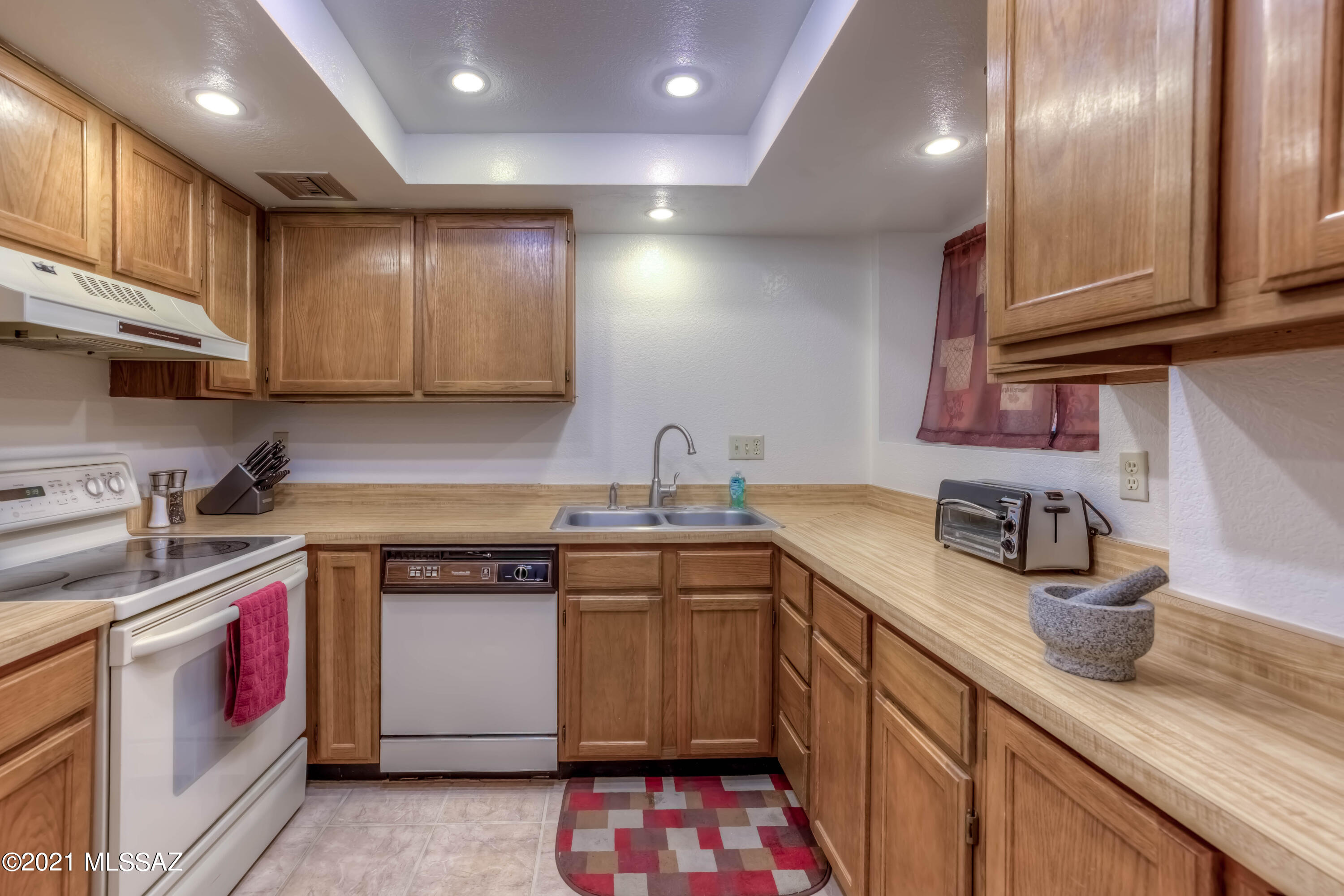 3857 N Paseo De Las Canchas