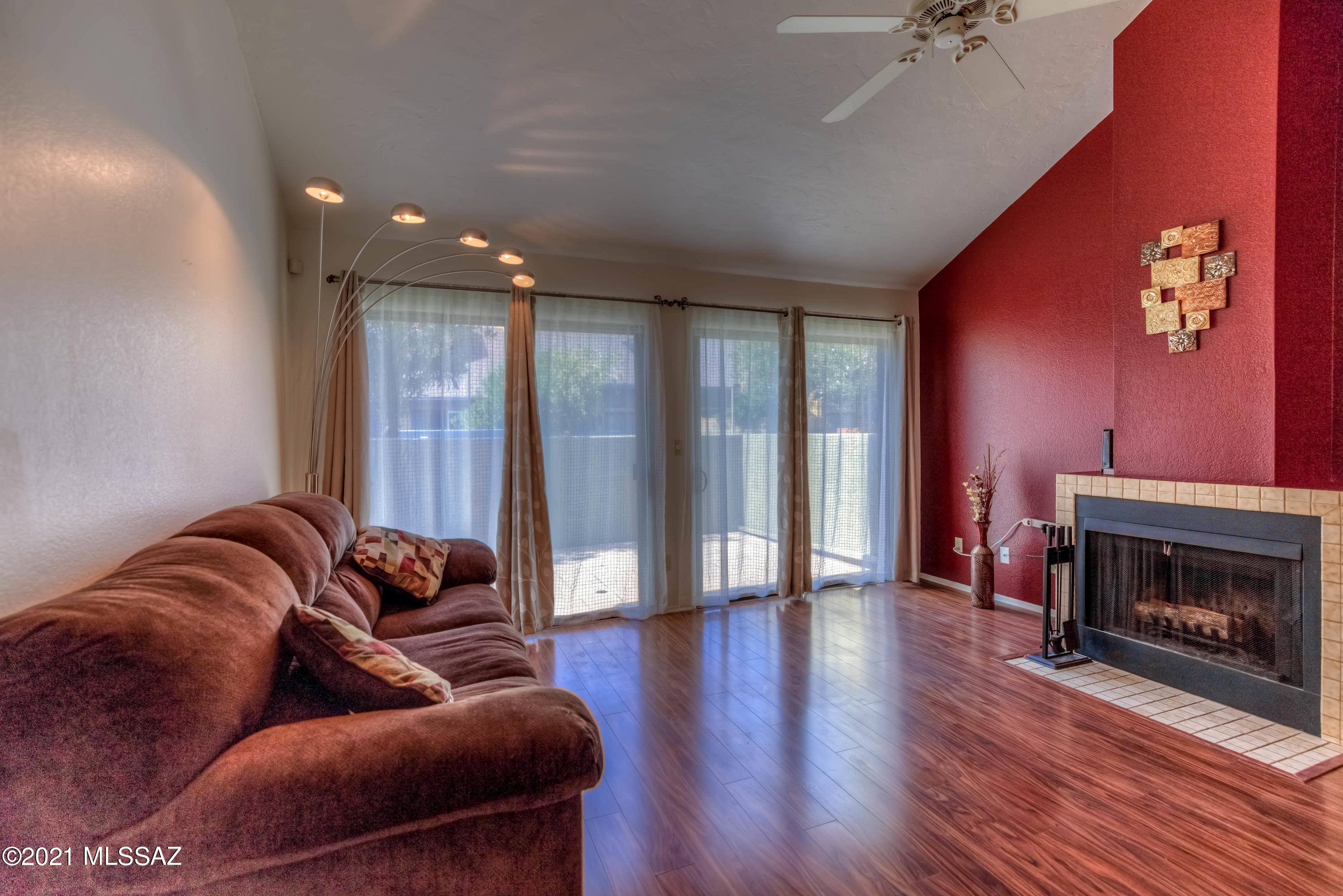 3857 N Paseo De Las Canchas