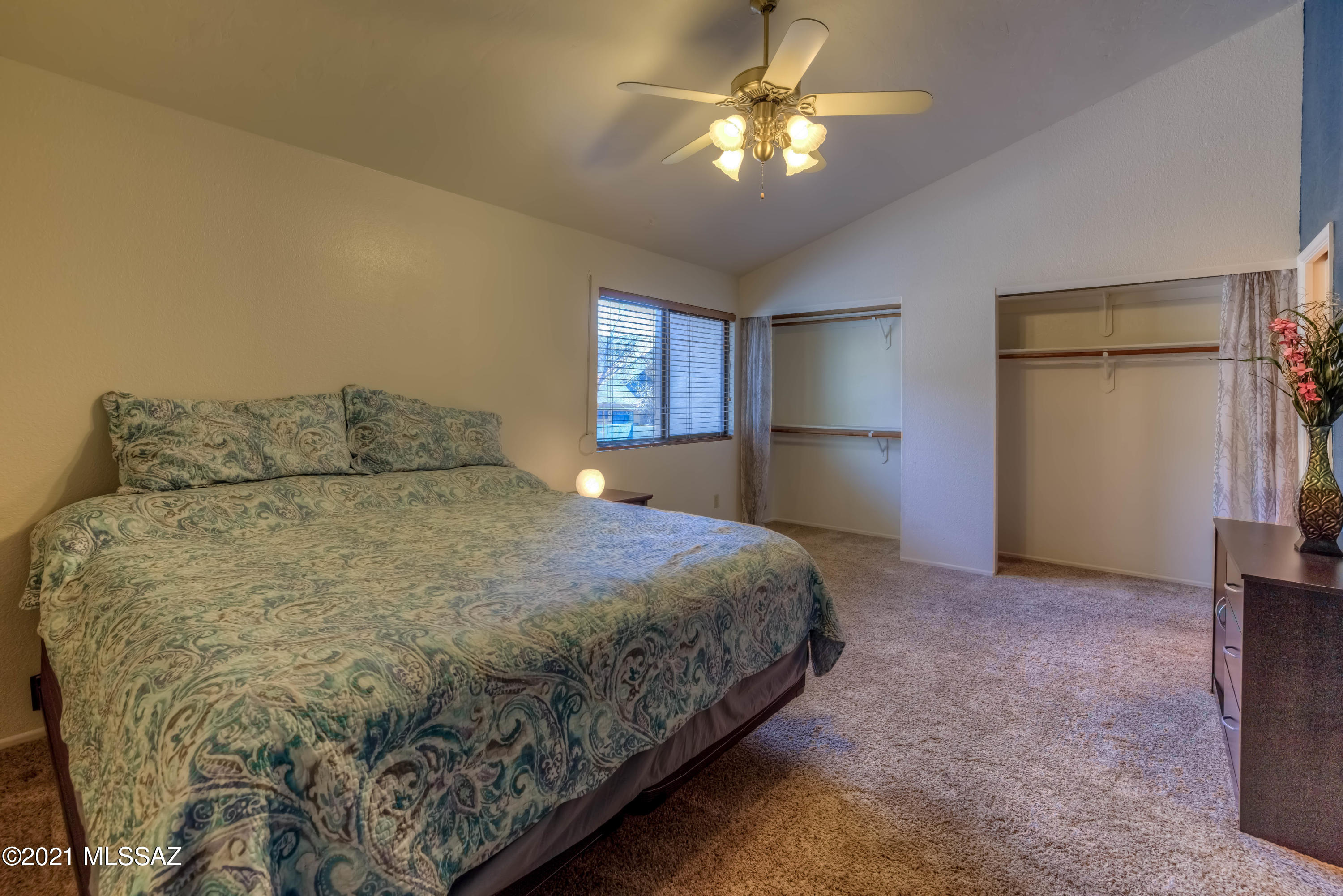 3857 N Paseo De Las Canchas