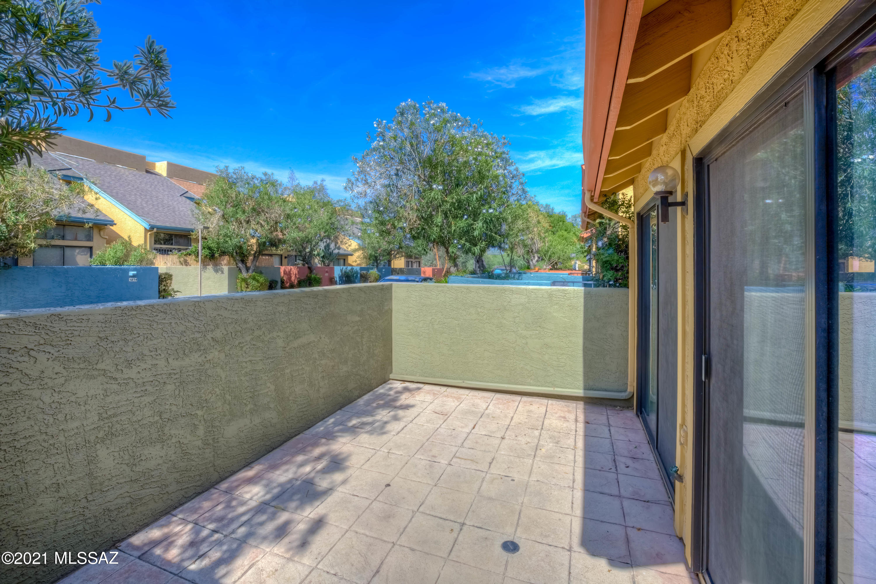 3857 N Paseo De Las Canchas