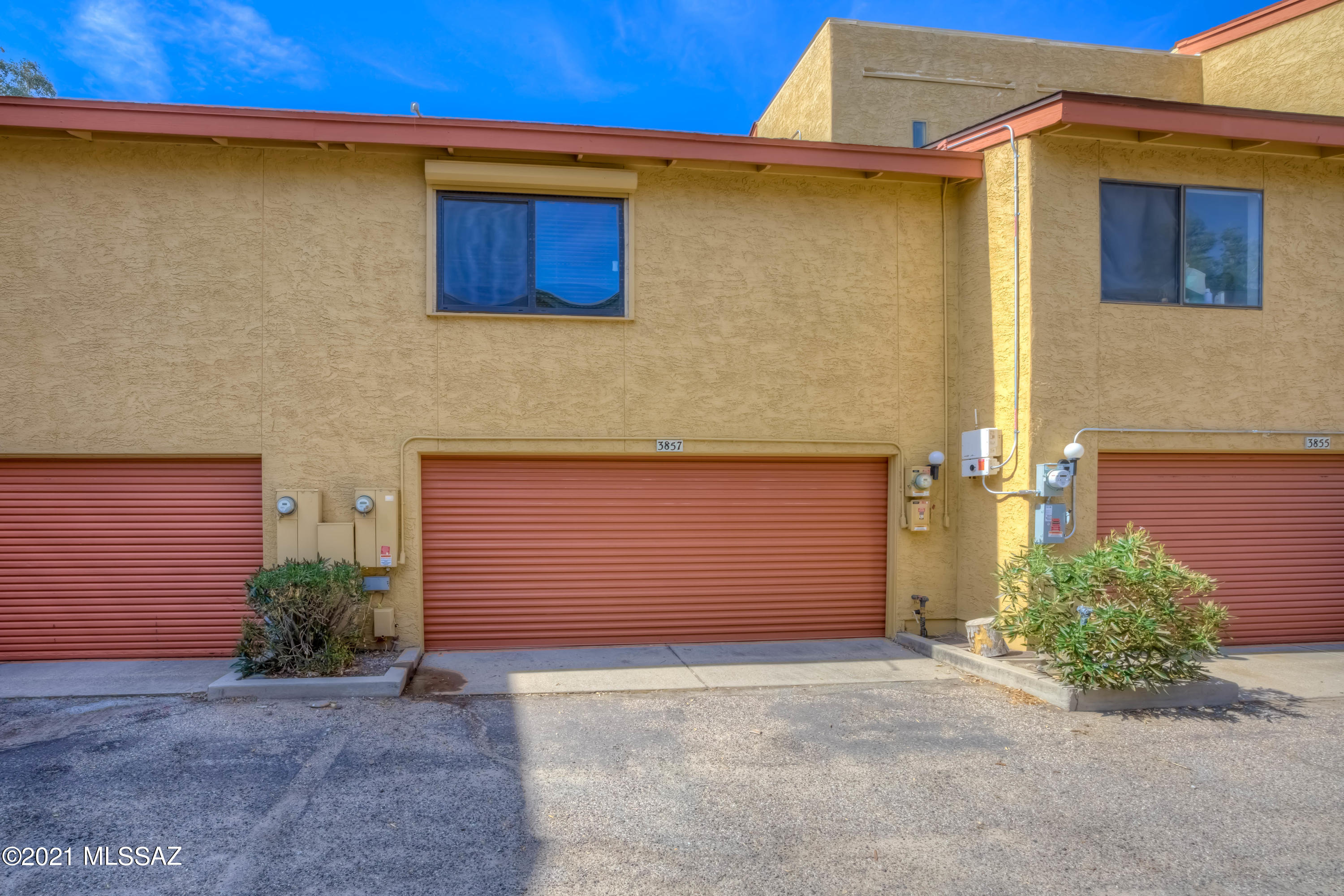 3857 N Paseo De Las Canchas