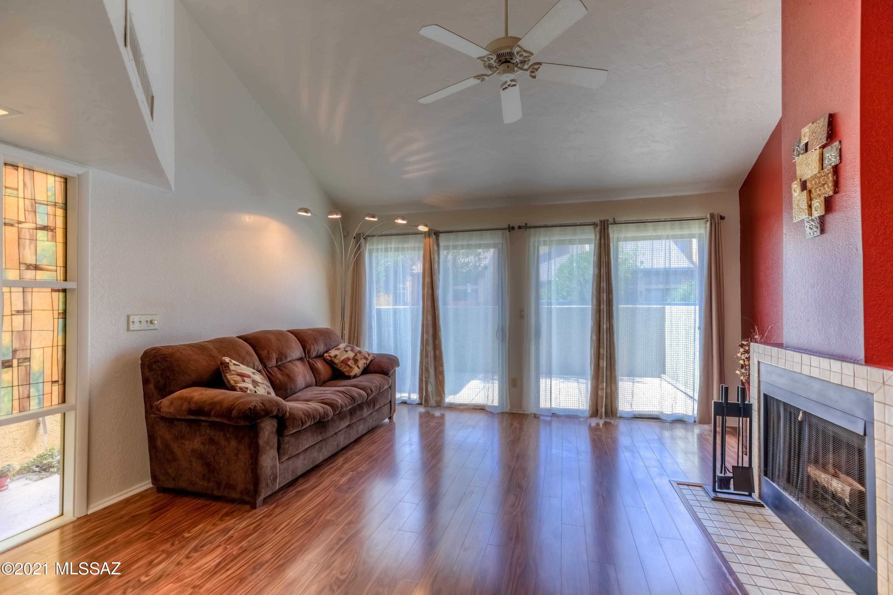 3857 N Paseo De Las Canchas