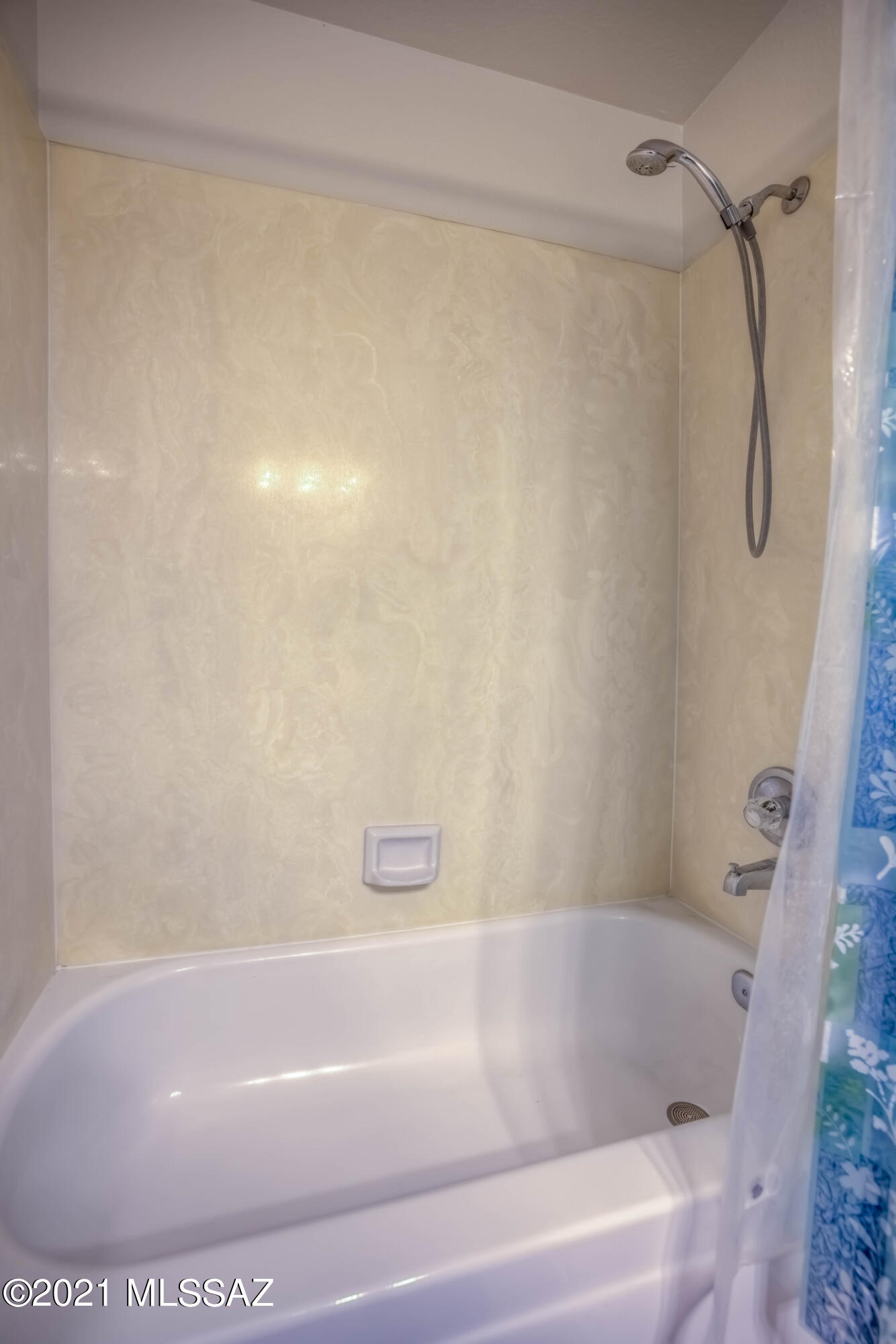 3857 N Paseo De Las Canchas