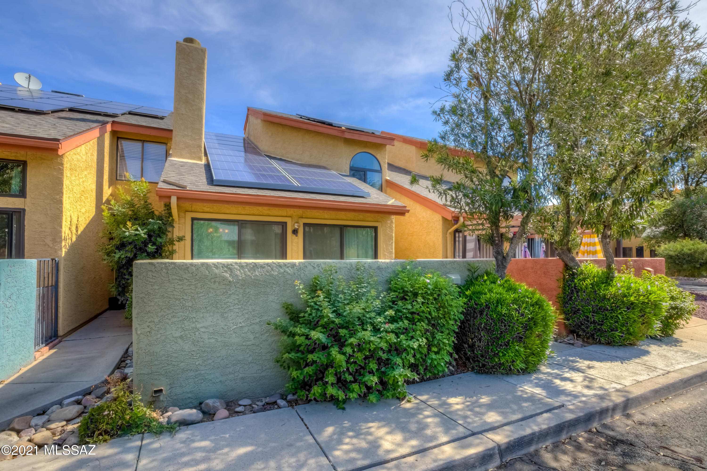 3857 N Paseo De Las Canchas