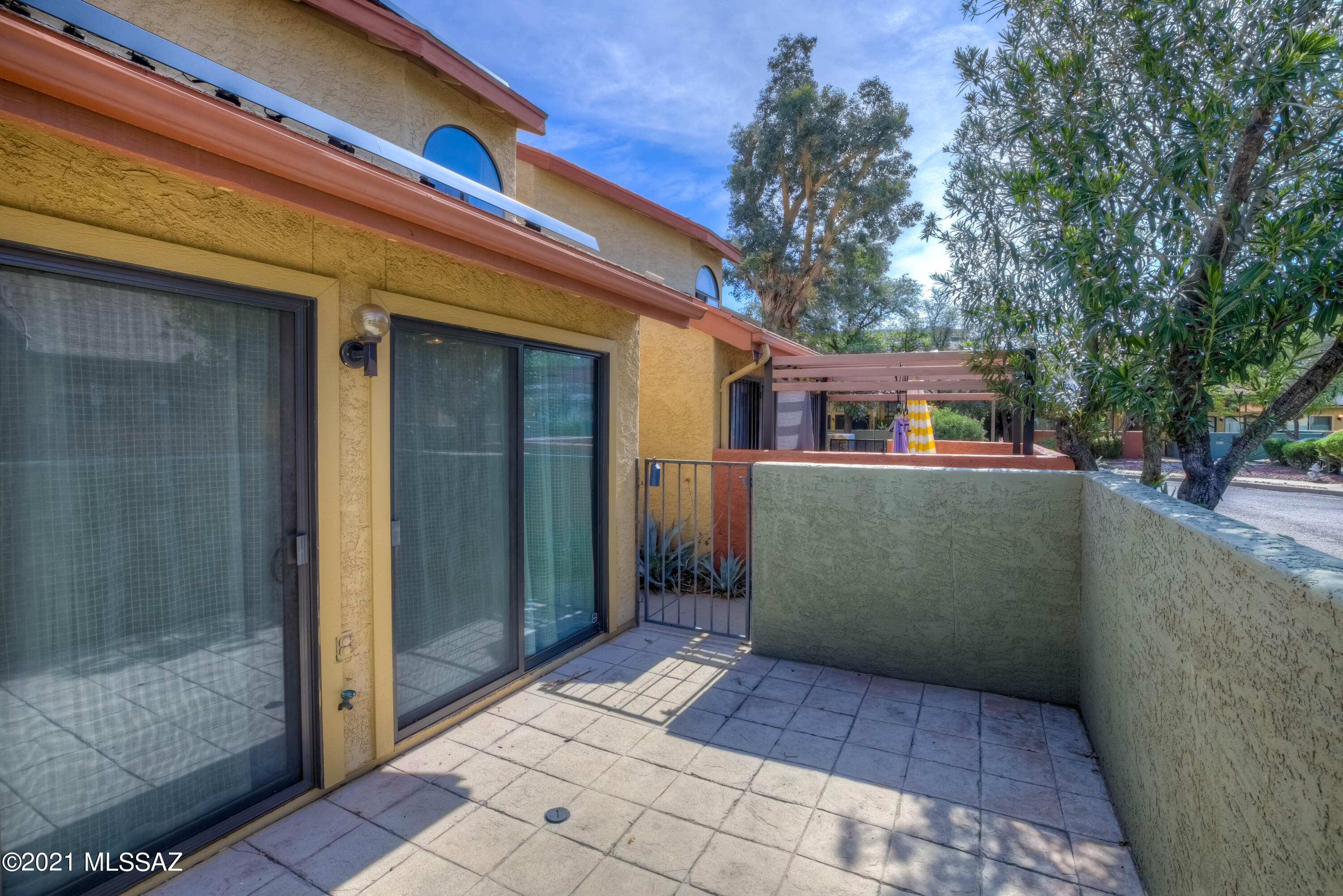 3857 N Paseo De Las Canchas