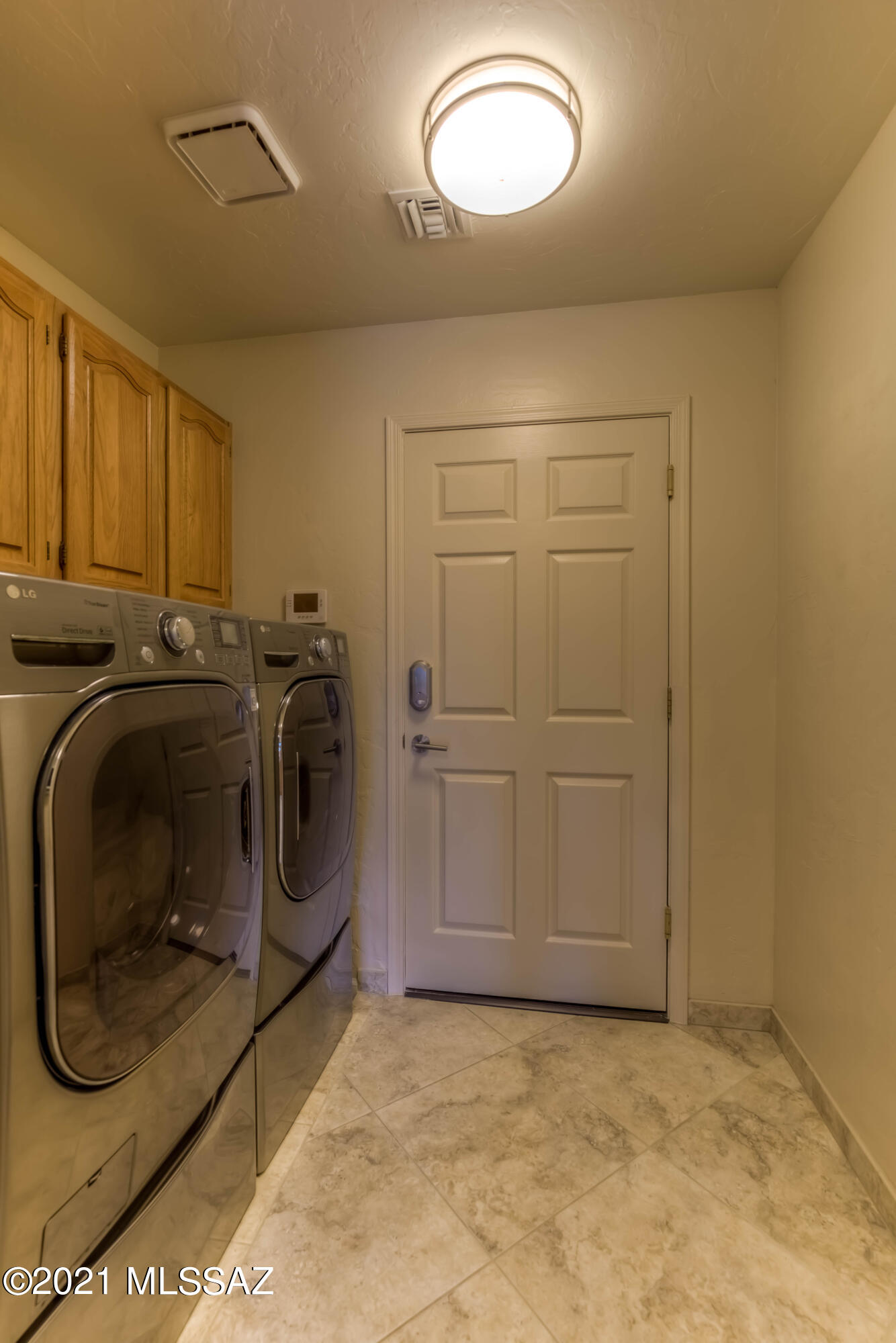 11050 N Poinsettia Drive