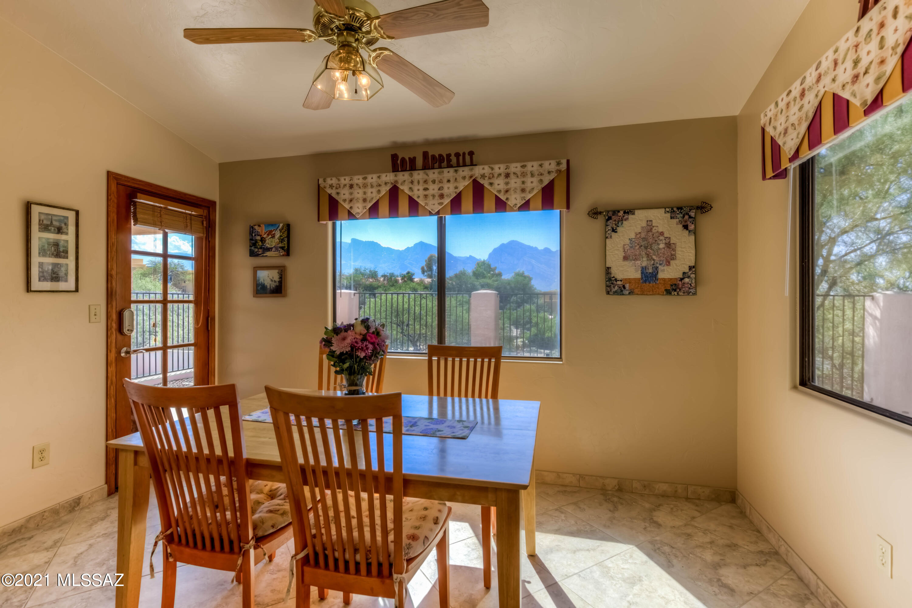 11050 N Poinsettia Drive