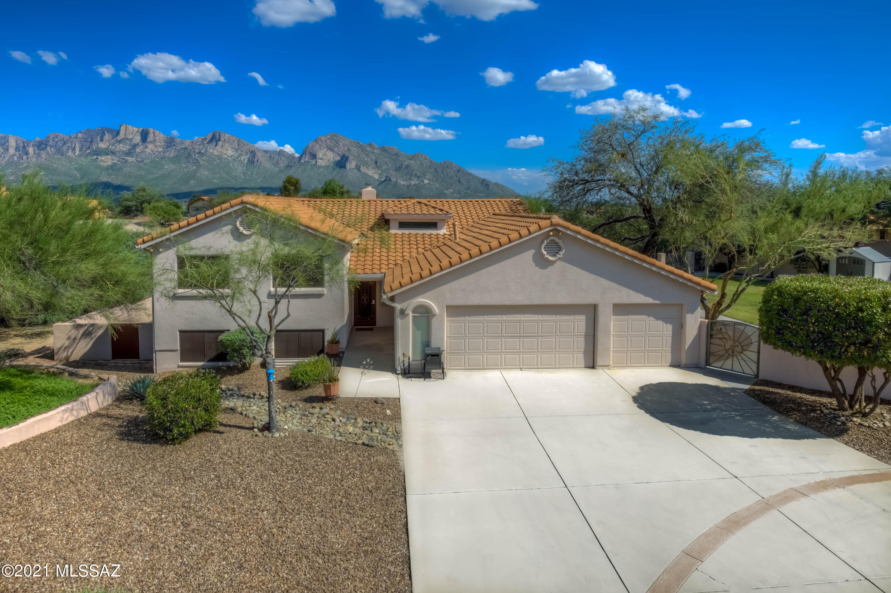 11050 N Poinsettia Drive