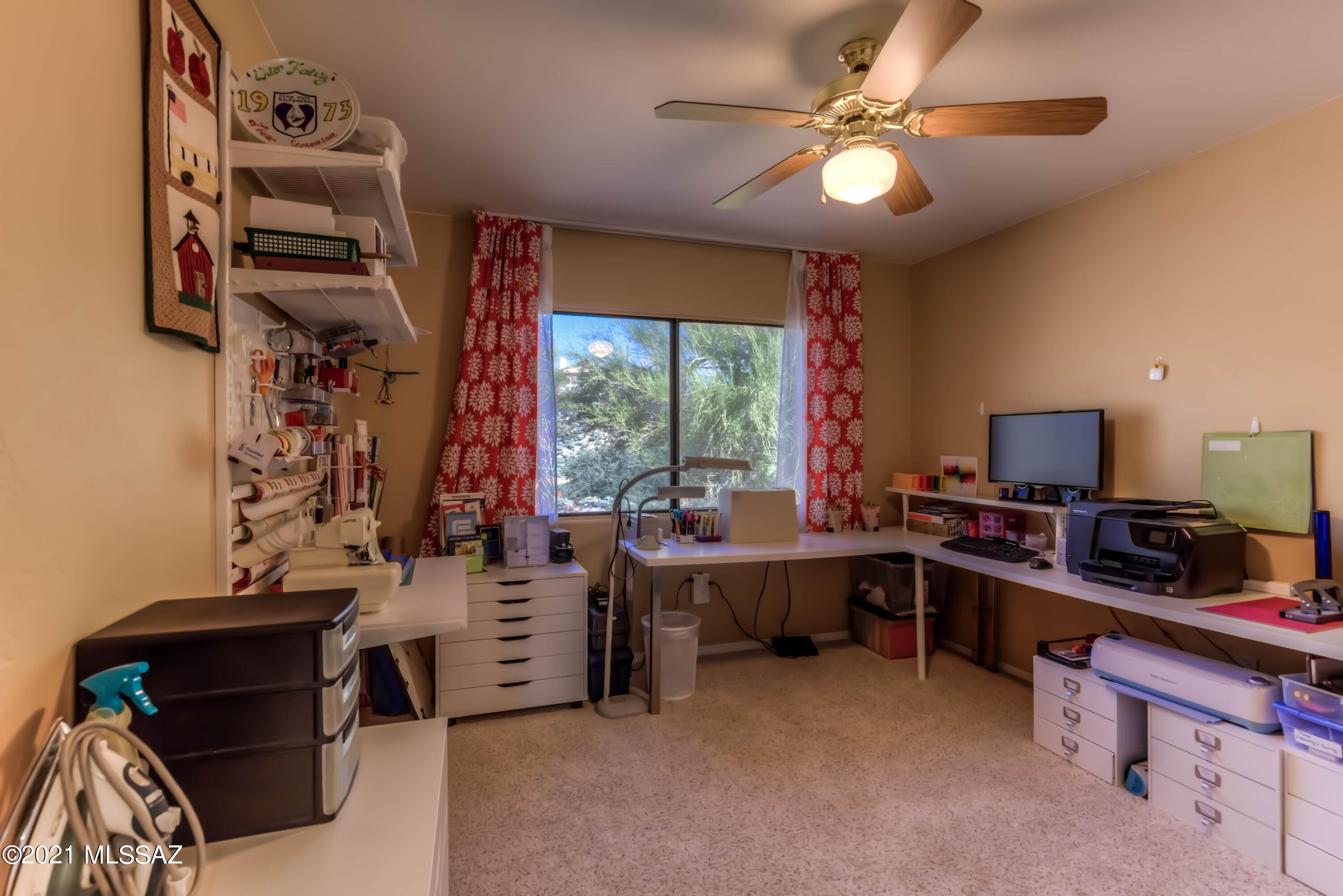 11050 N Poinsettia Drive