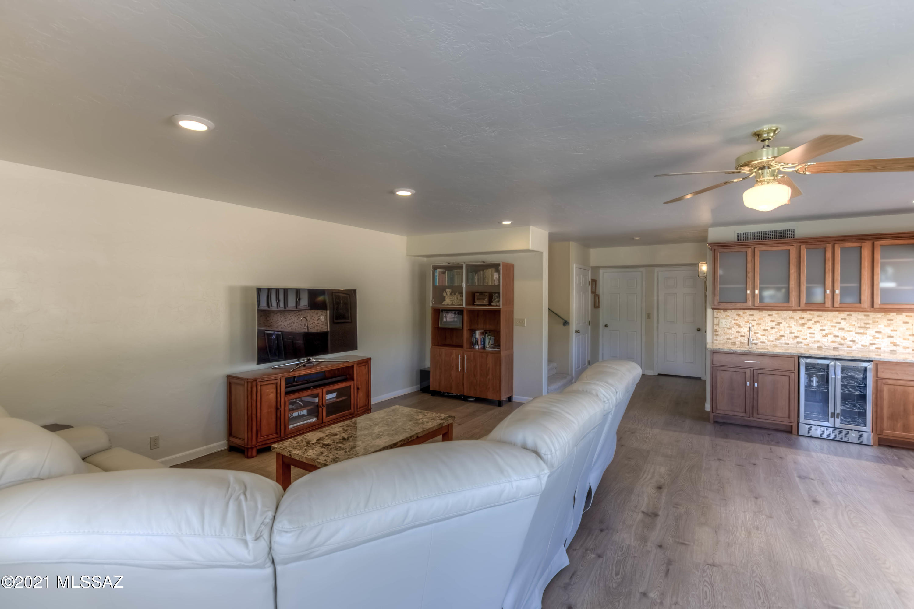 11050 N Poinsettia Drive