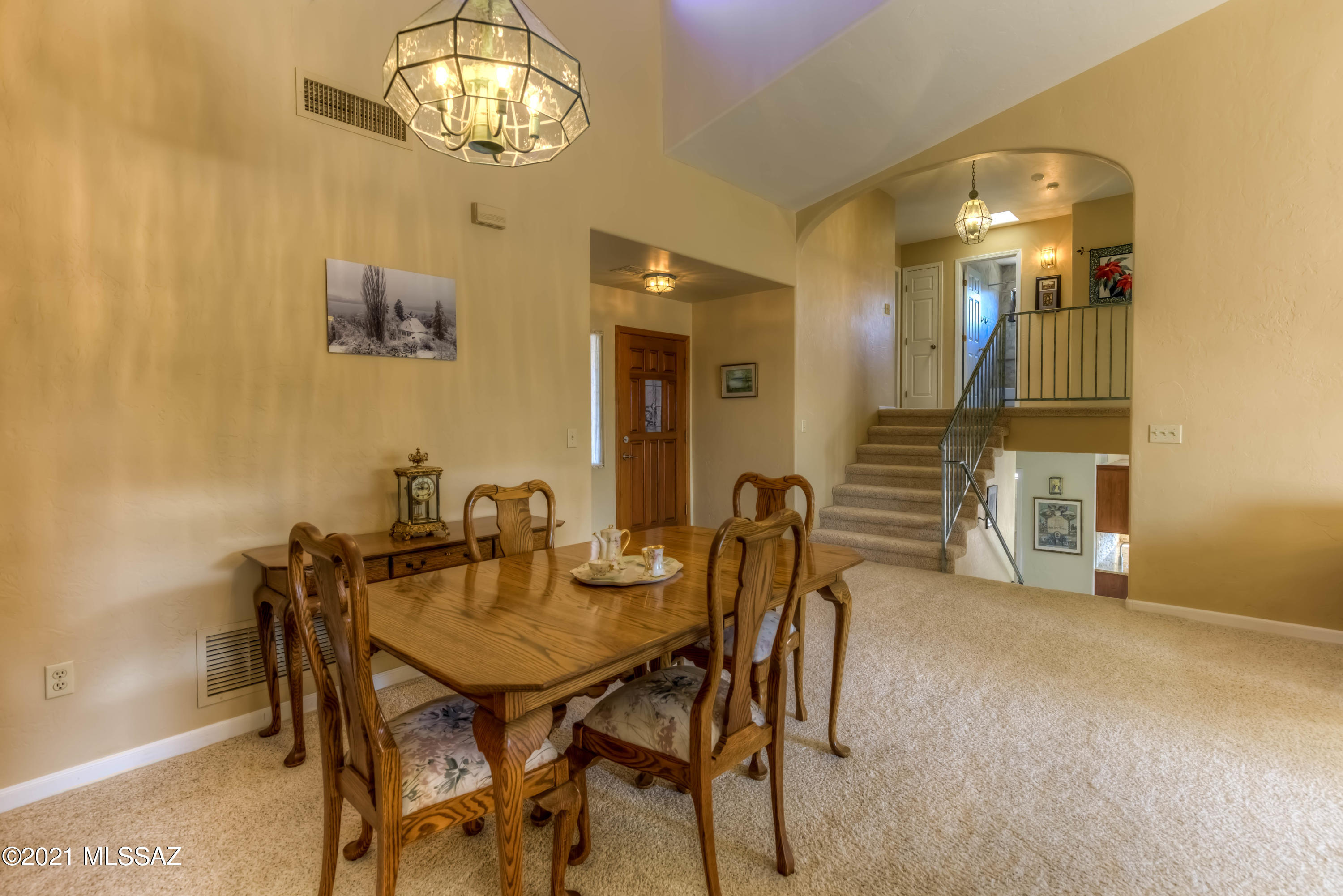 11050 N Poinsettia Drive