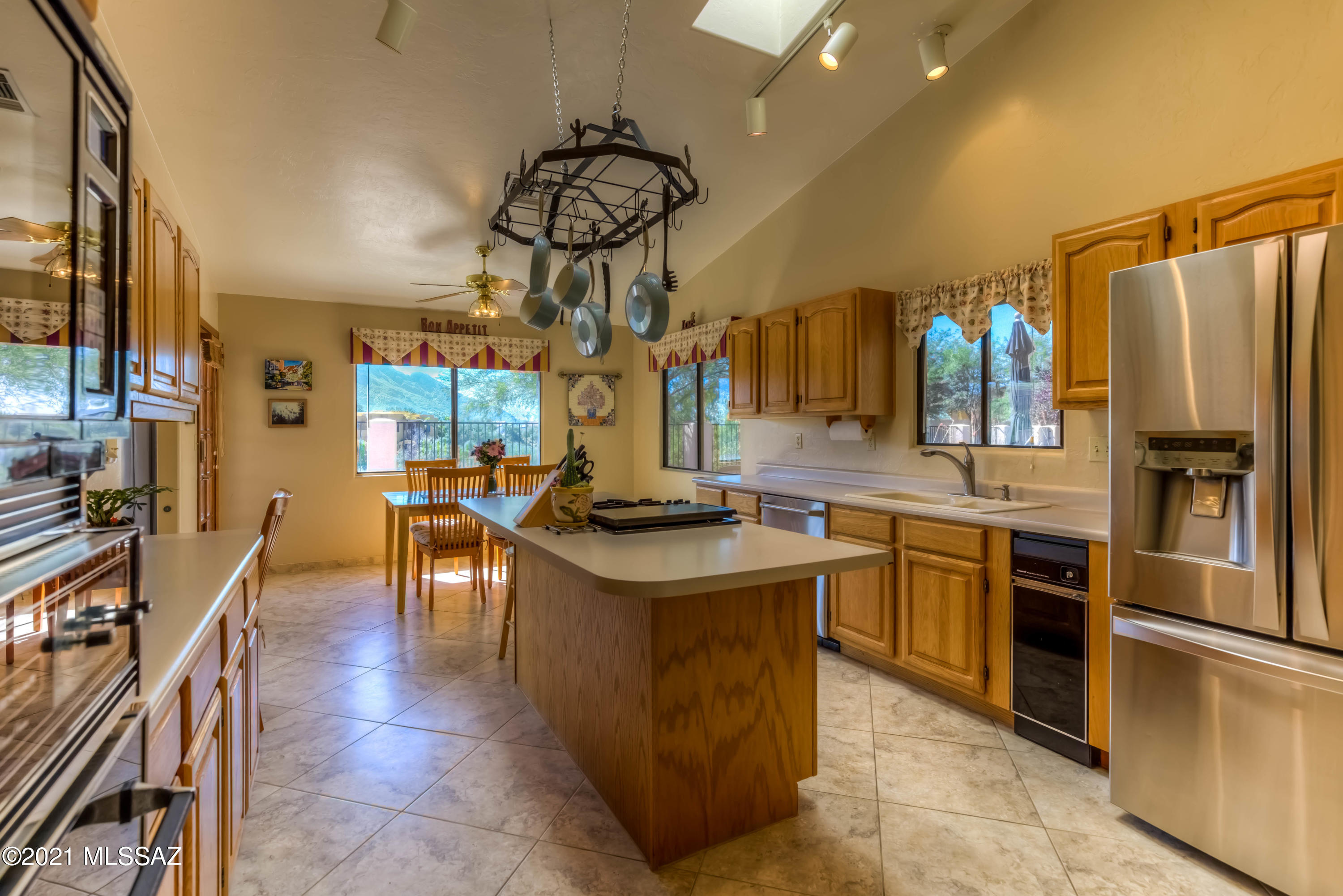 11050 N Poinsettia Drive