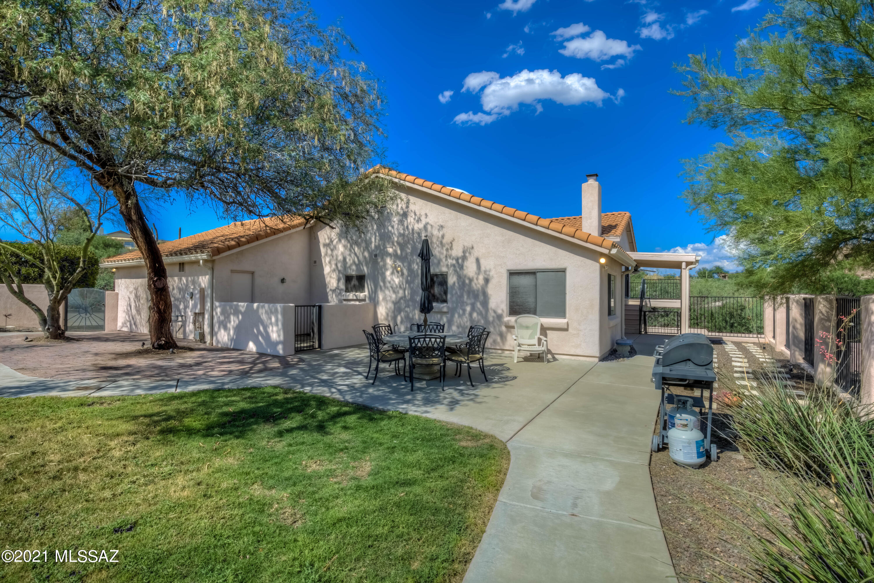 11050 N Poinsettia Drive