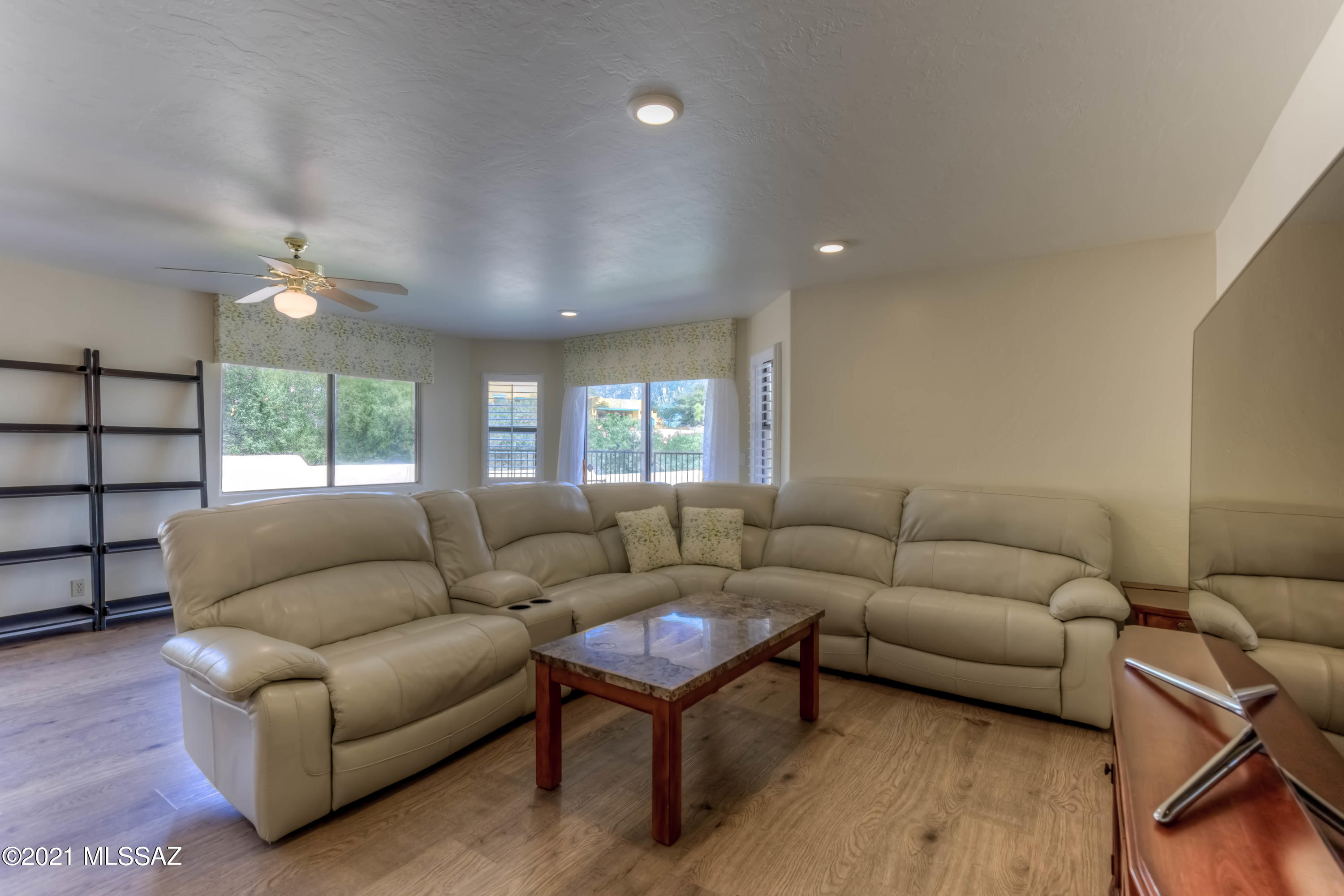 11050 N Poinsettia Drive