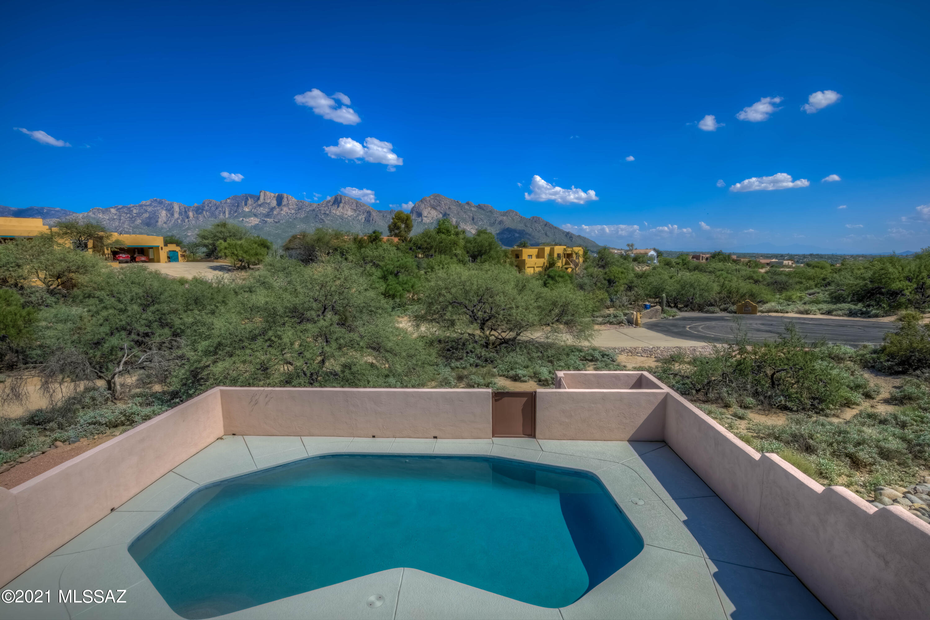 11050 N Poinsettia Drive