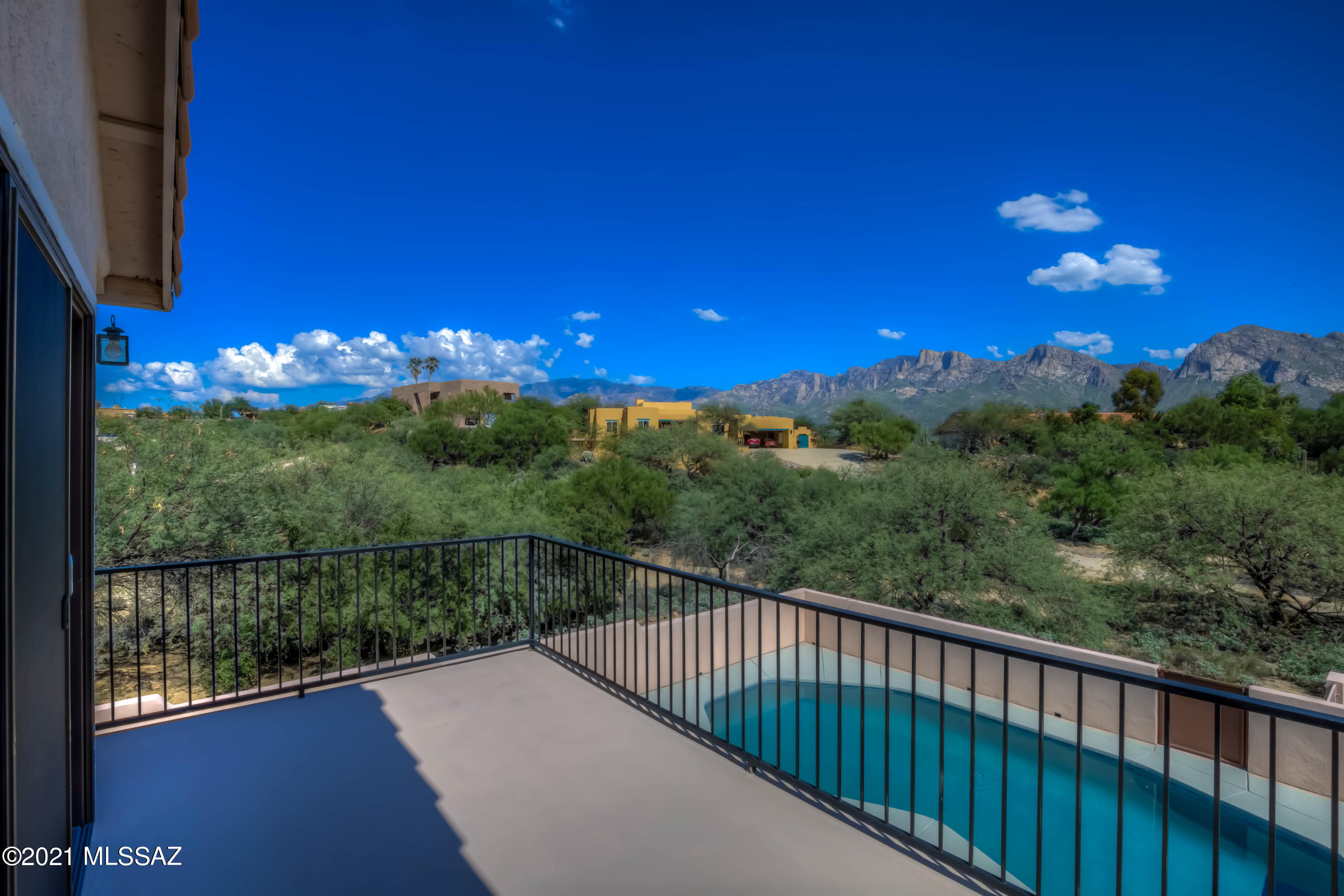 11050 N Poinsettia Drive