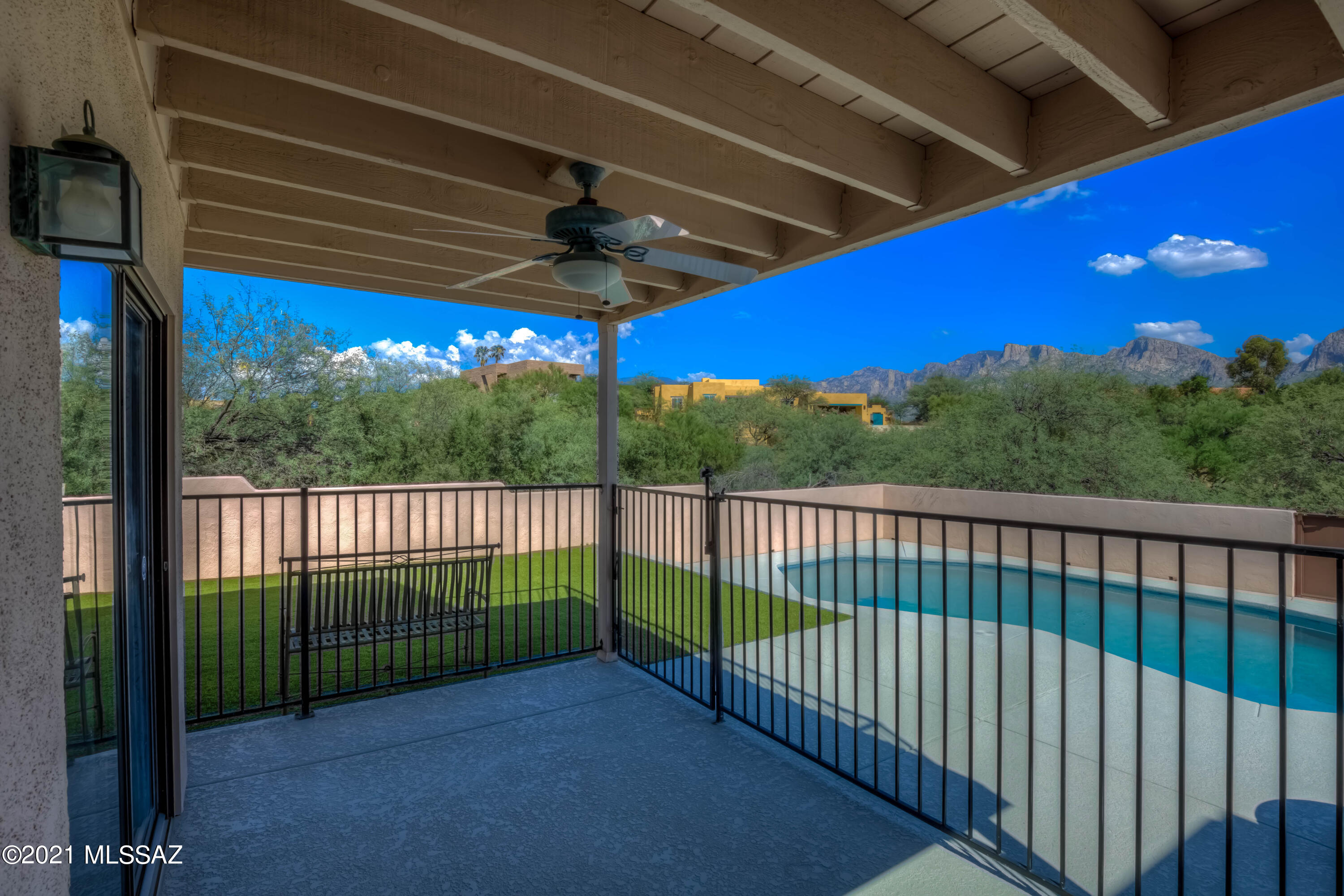 11050 N Poinsettia Drive