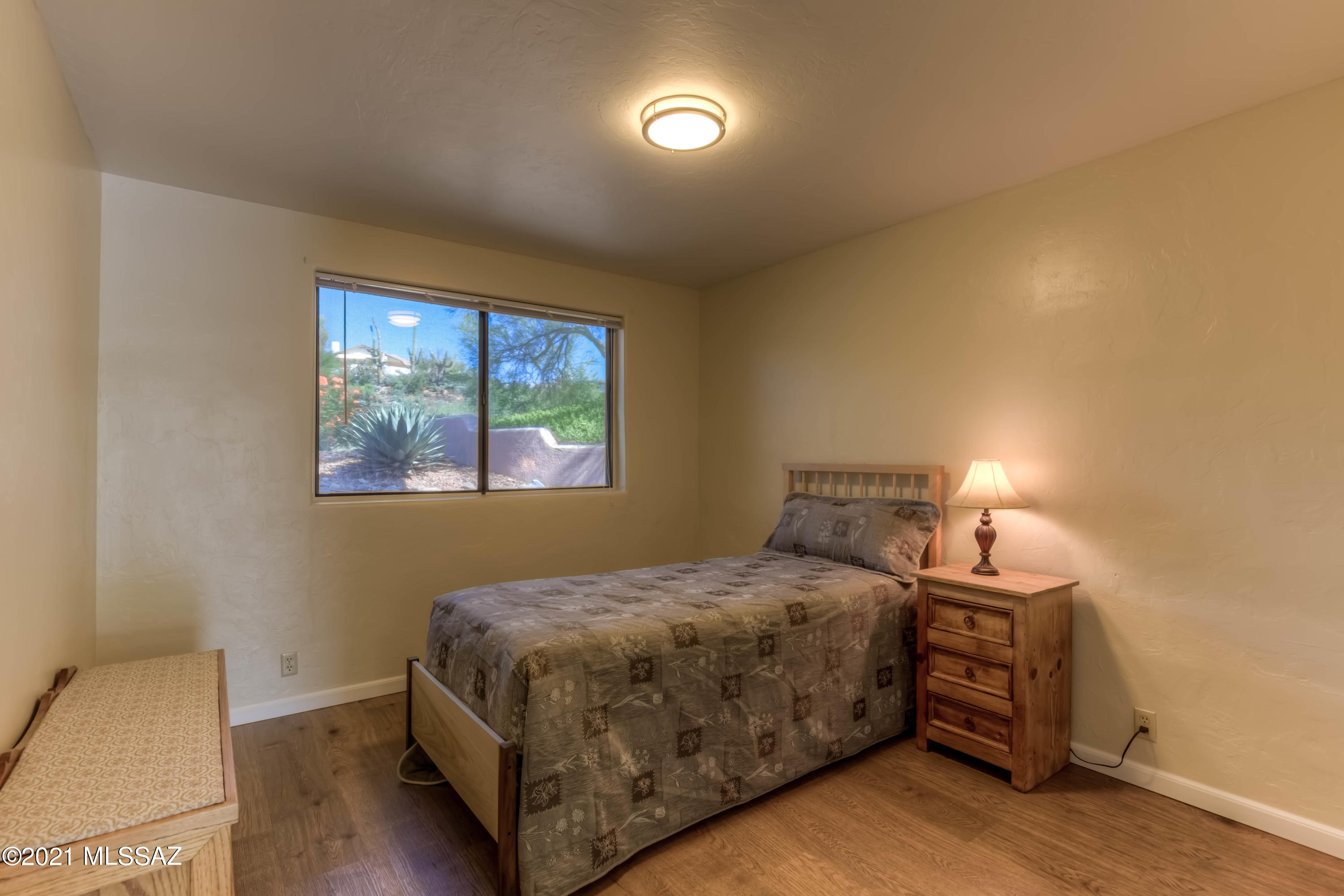 11050 N Poinsettia Drive