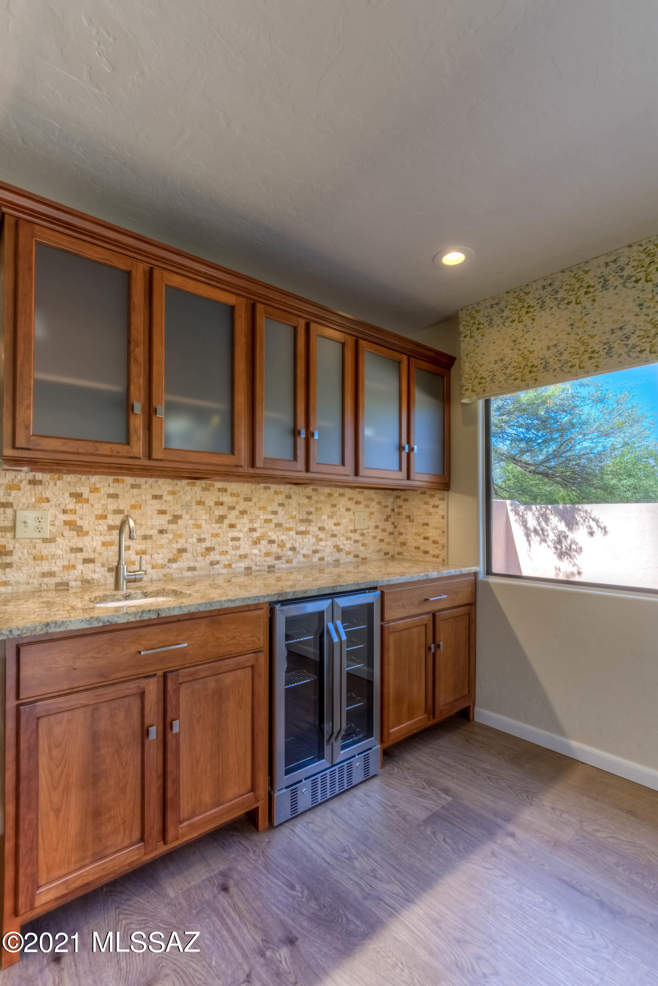 11050 N Poinsettia Drive