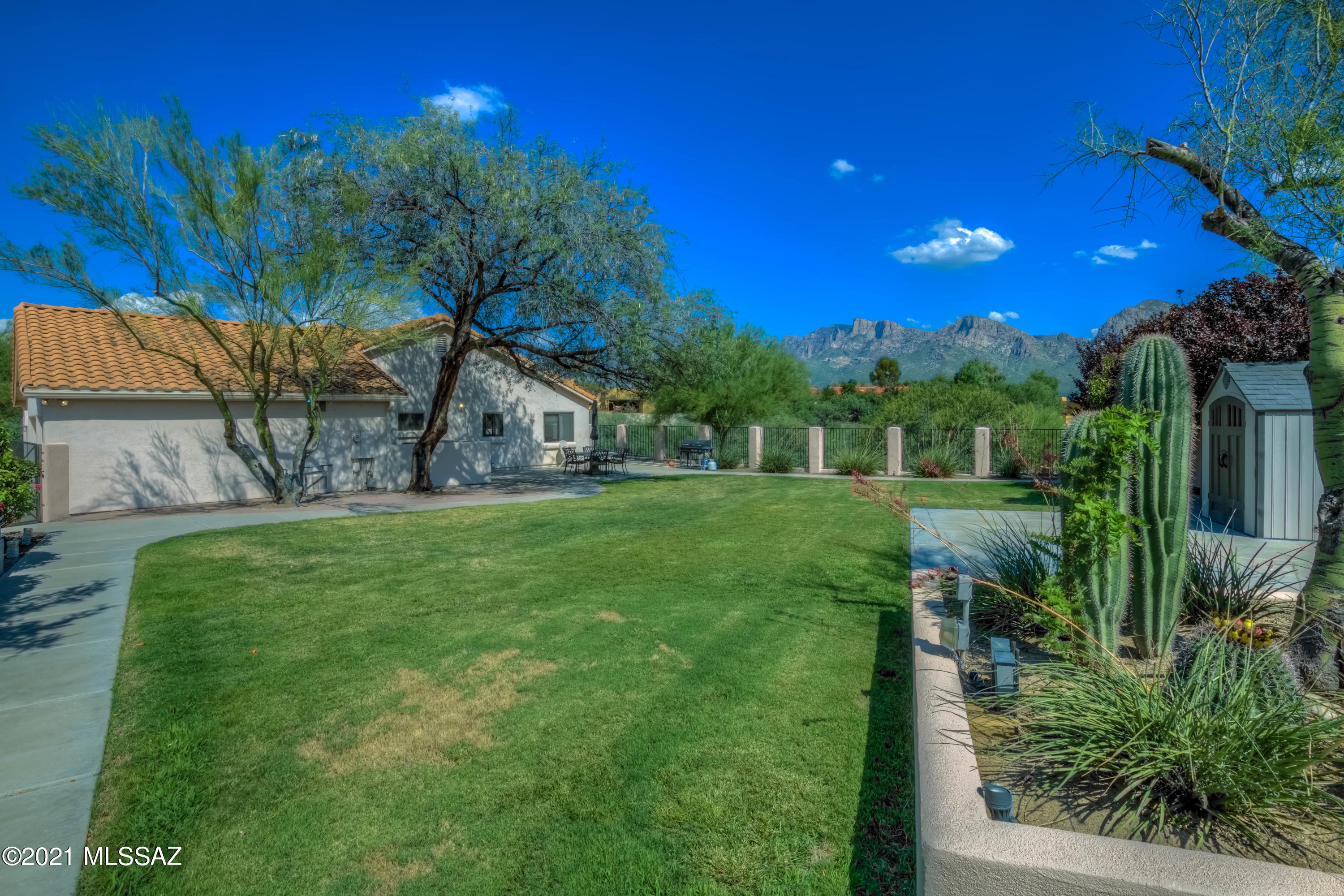 11050 N Poinsettia Drive