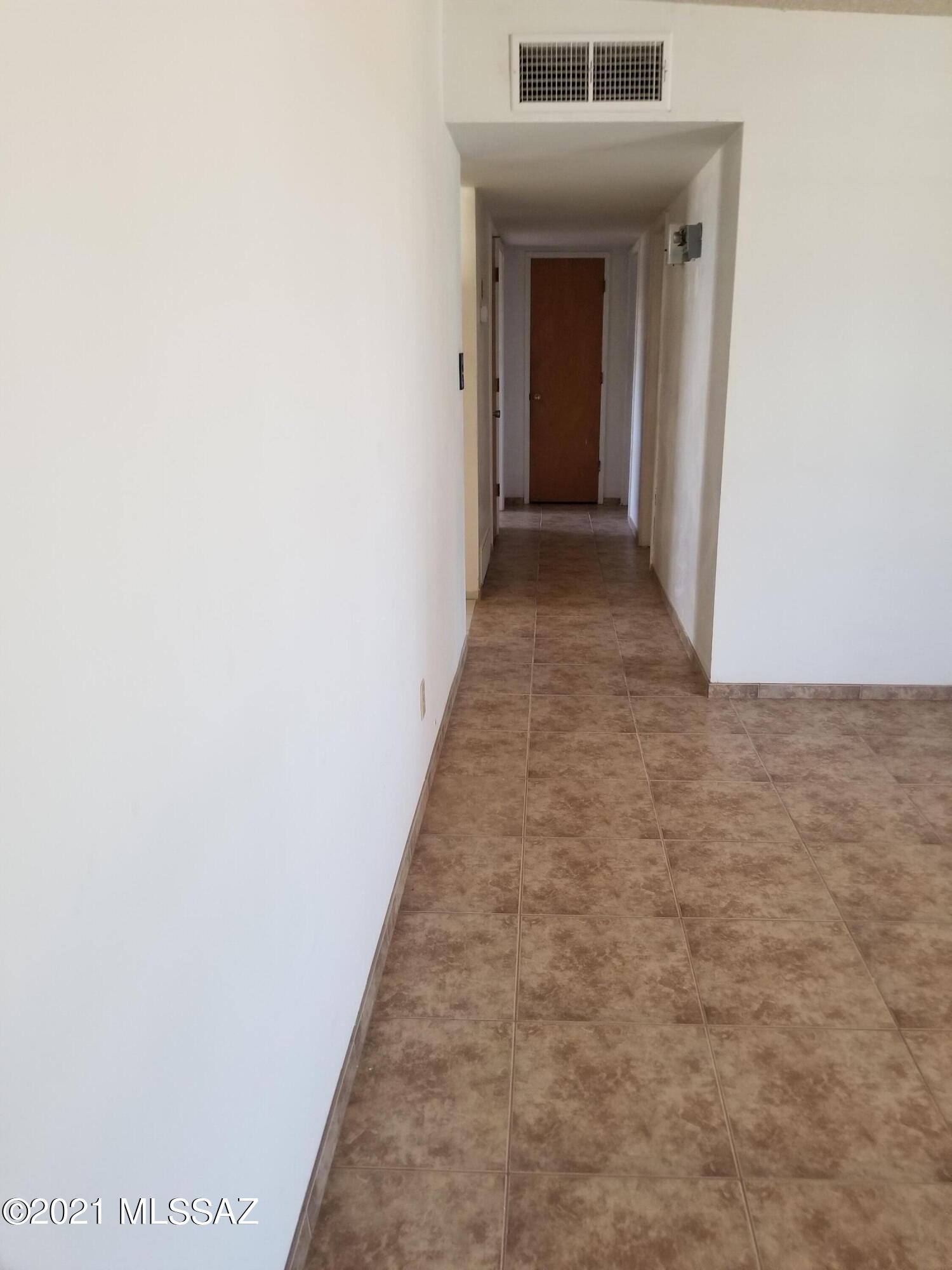 1021 W Edgewater Drive