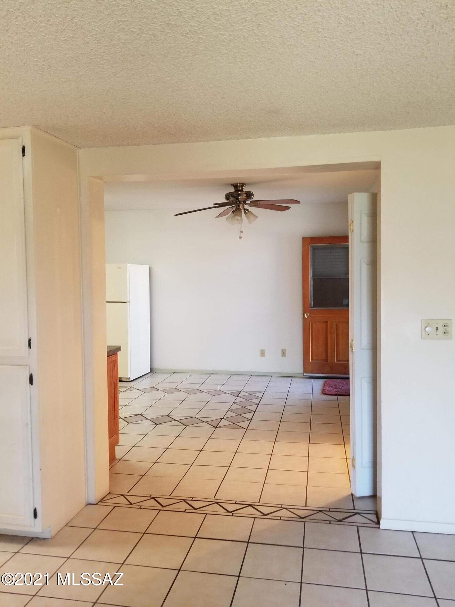 1021 W Edgewater Drive