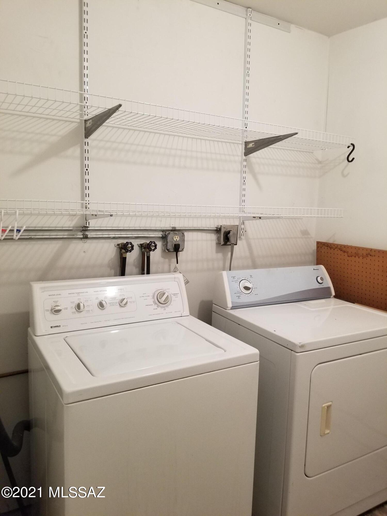 1021 W Edgewater Drive