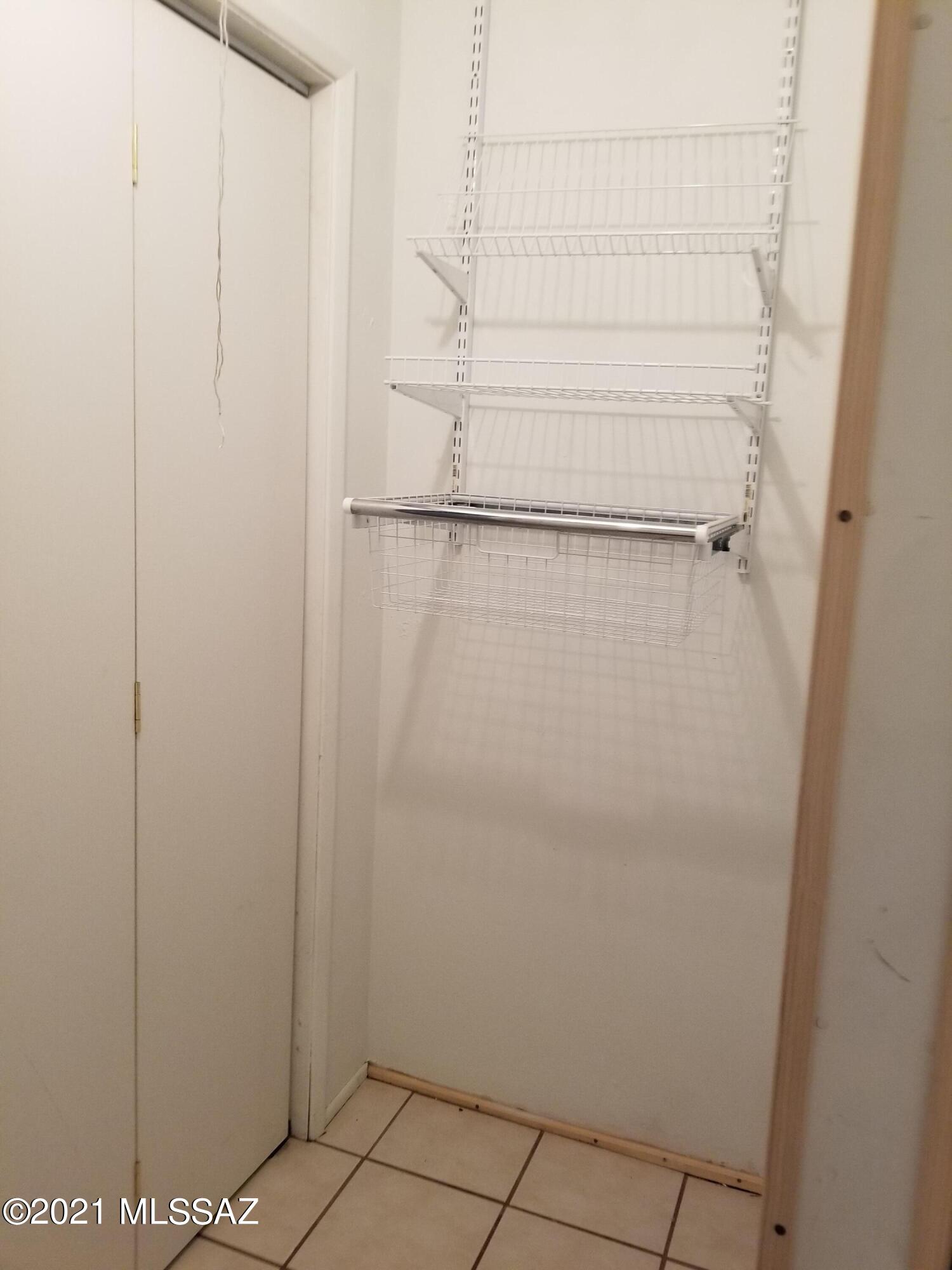 1021 W Edgewater Drive