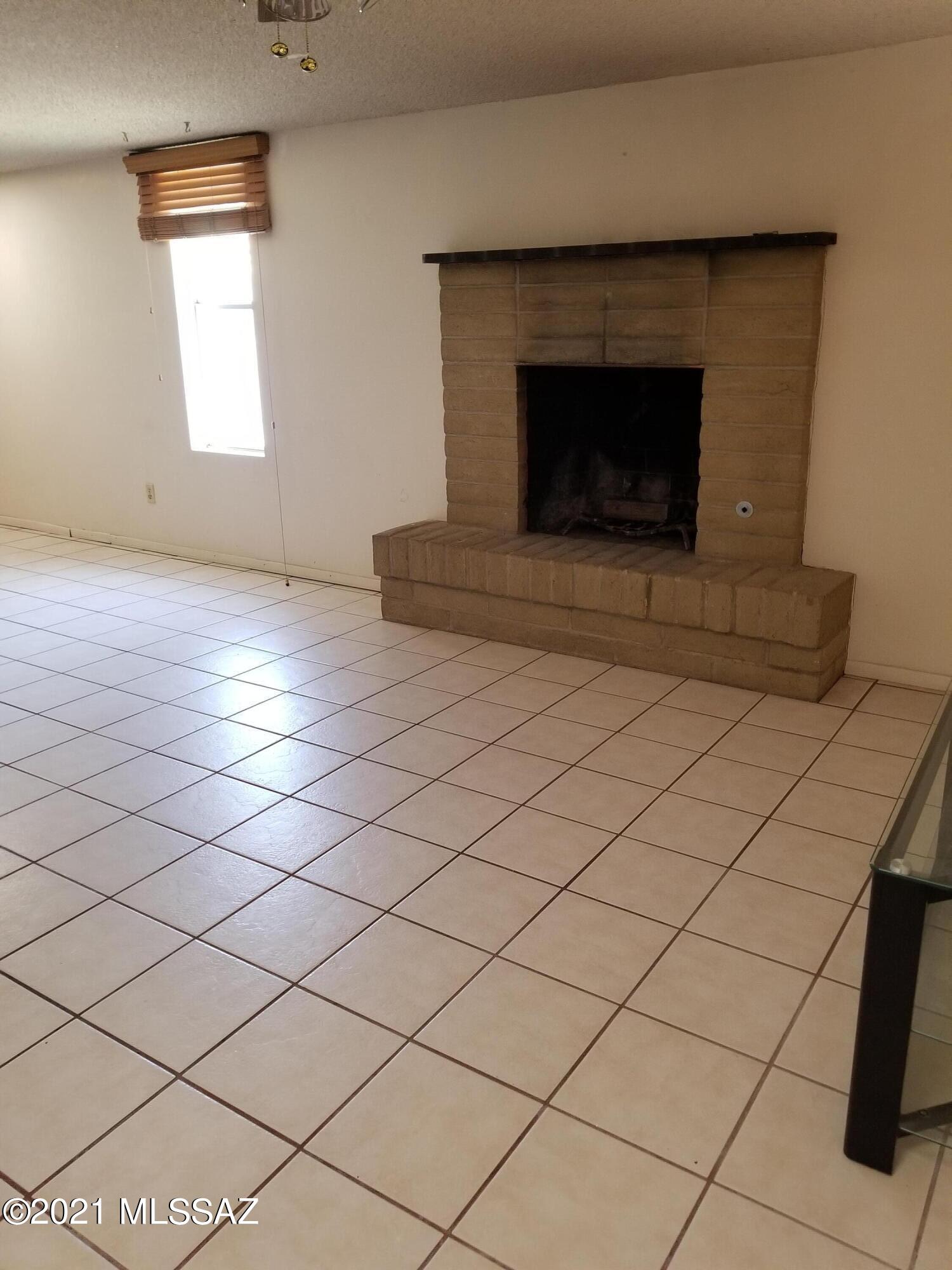 1021 W Edgewater Drive