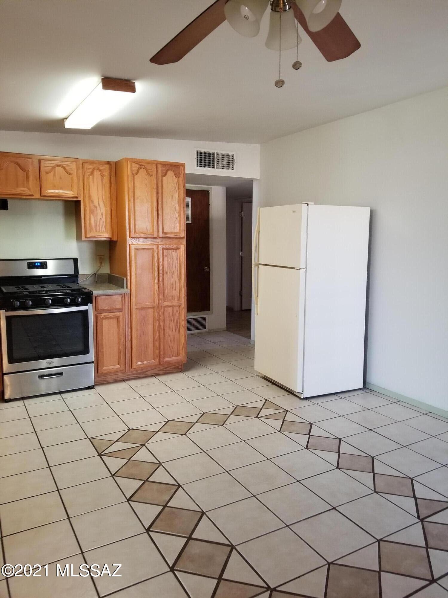 1021 W Edgewater Drive