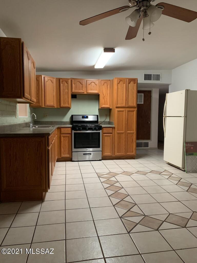 1021 W Edgewater Drive