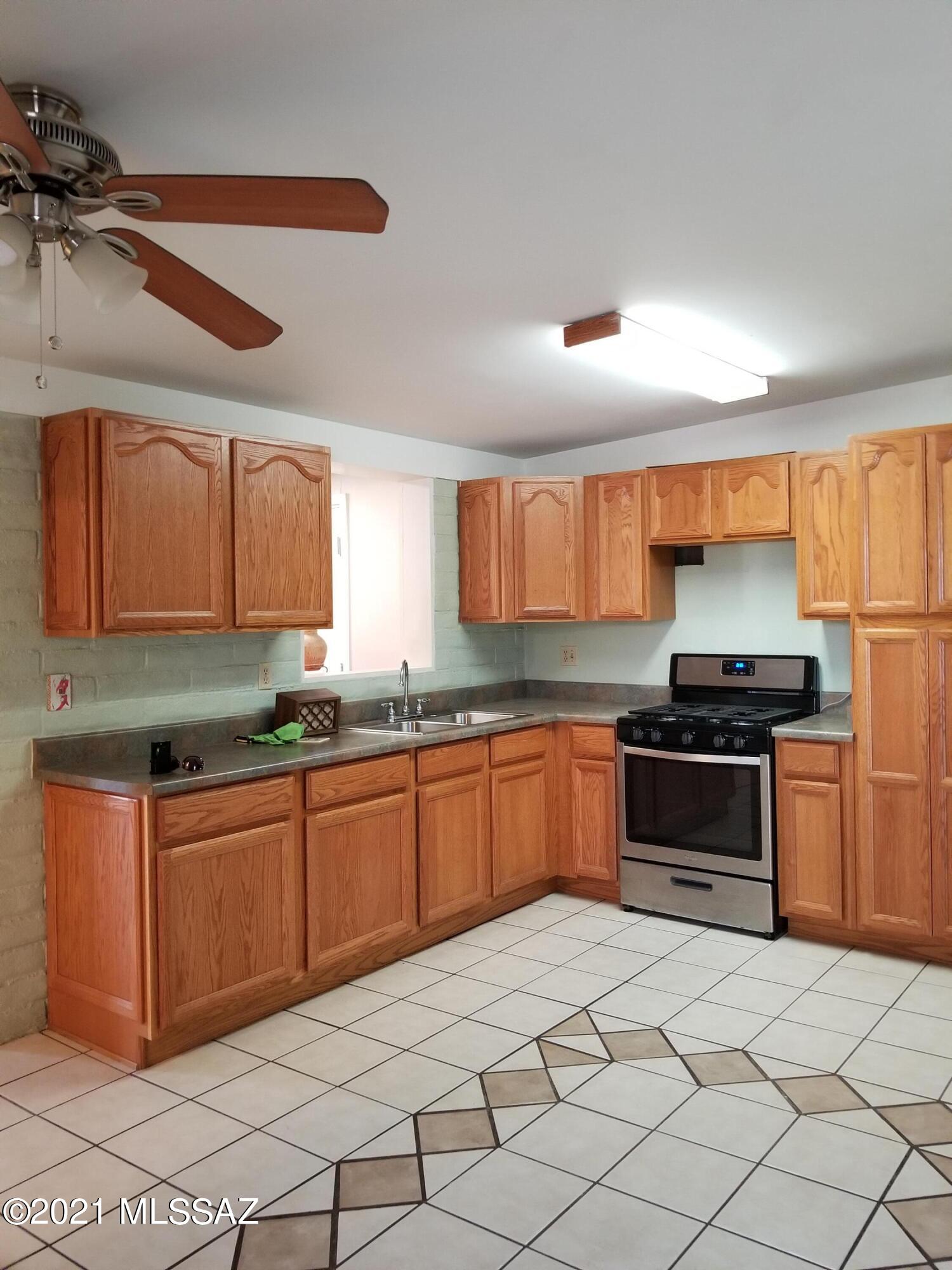 1021 W Edgewater Drive