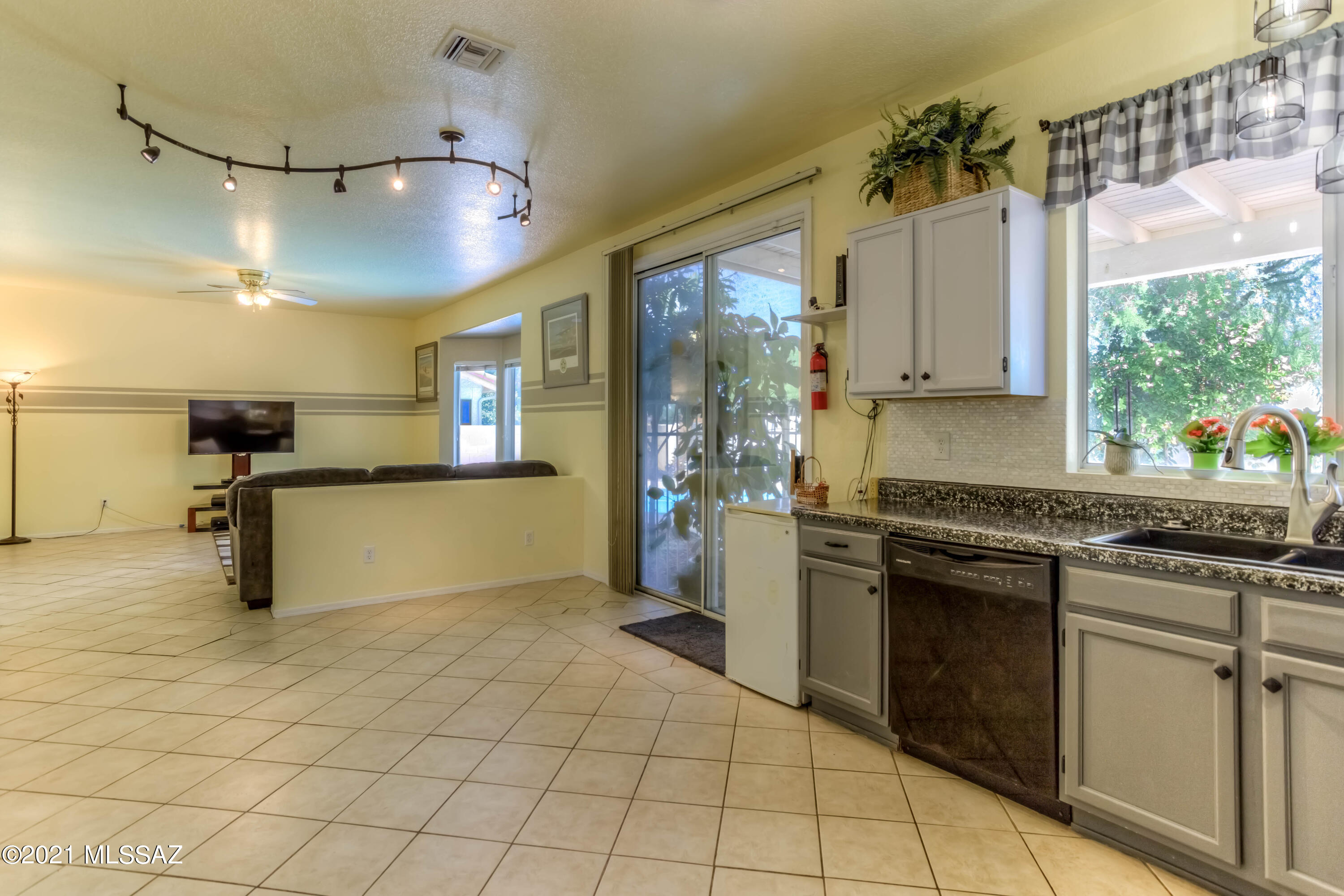 1372 W Valley Ridge Place