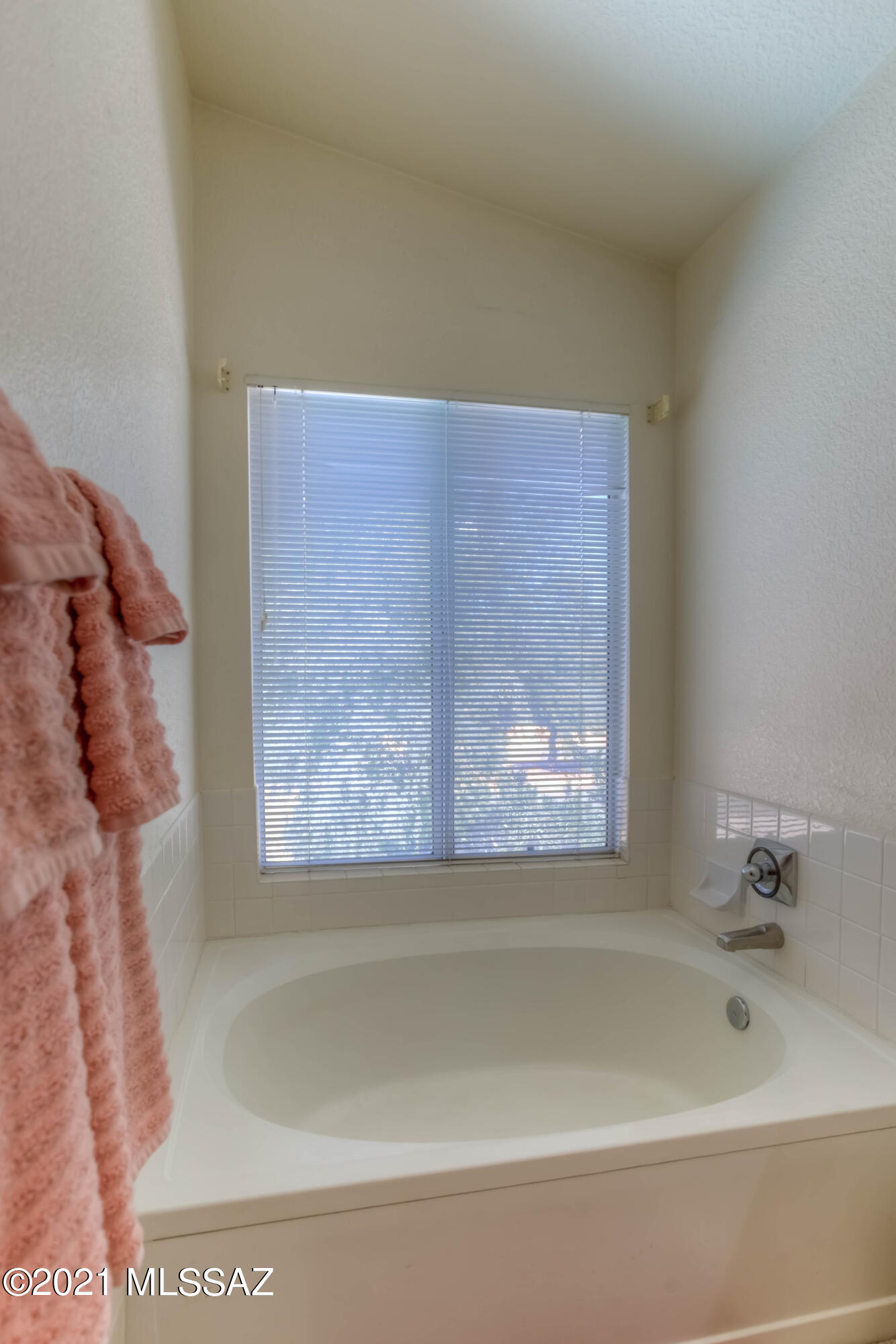 1372 W Valley Ridge Place