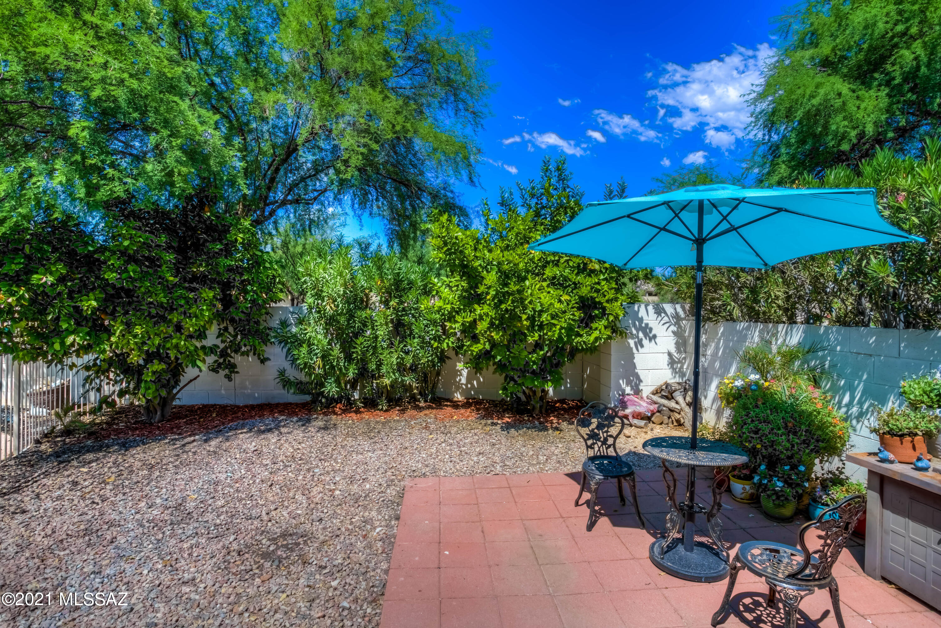 1372 W Valley Ridge Place