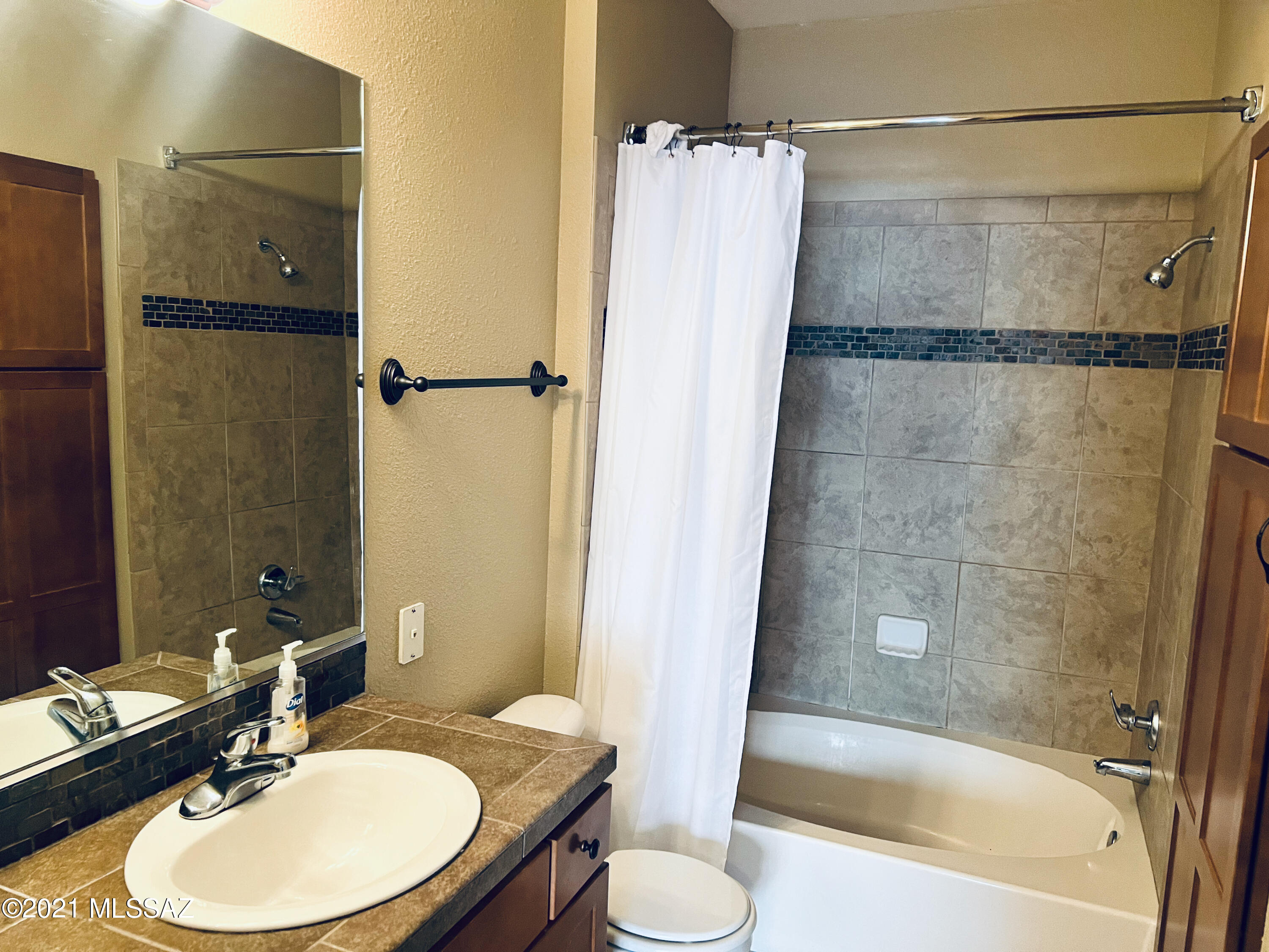 1500 E Pusch Wilderness Drive Unit: 14204