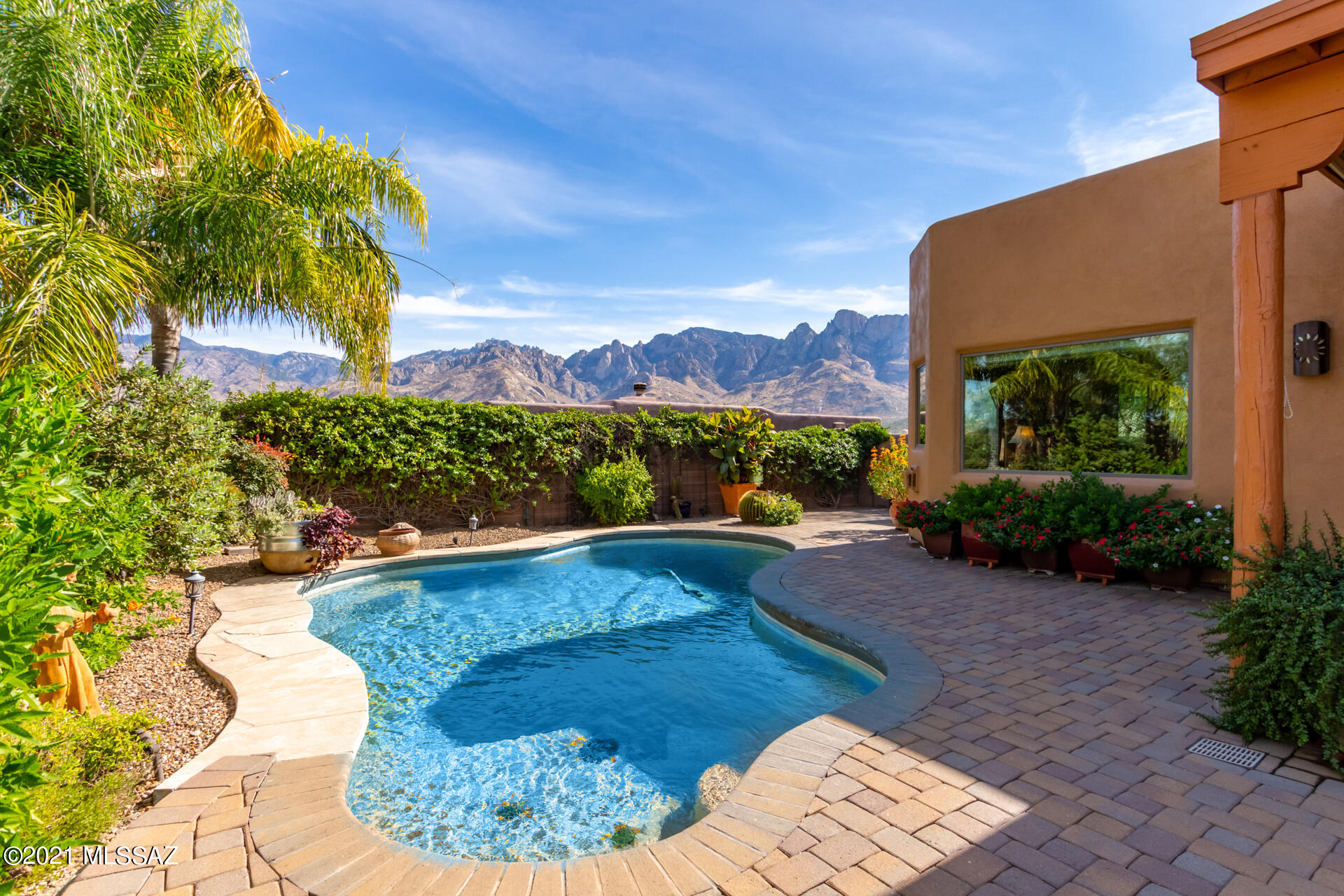 1815 E Starmist Place