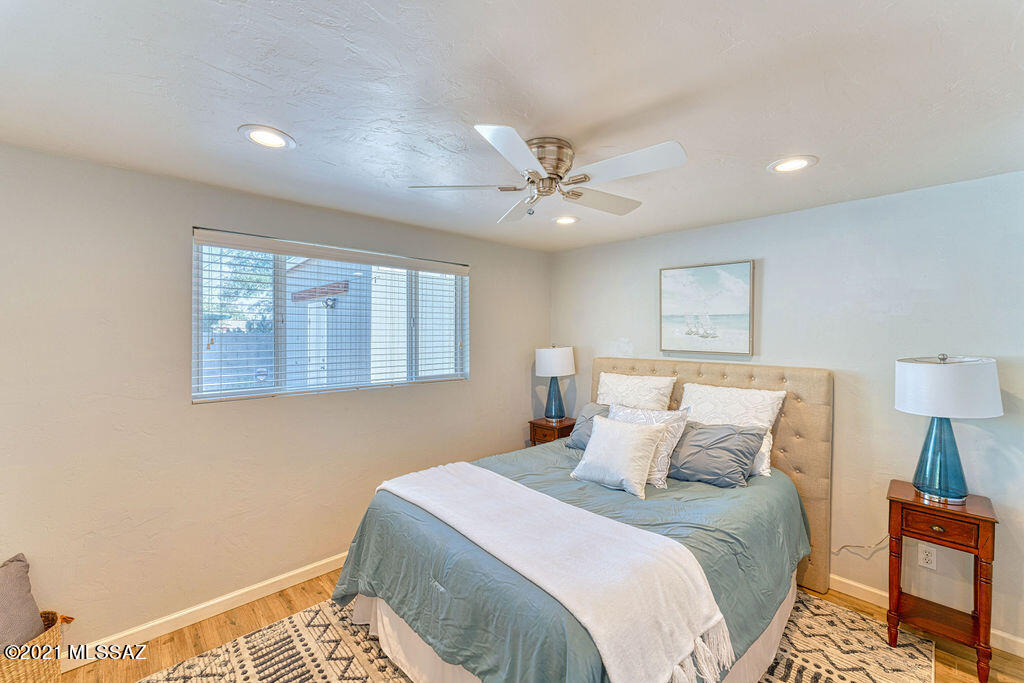 3007 E Beverly Drive