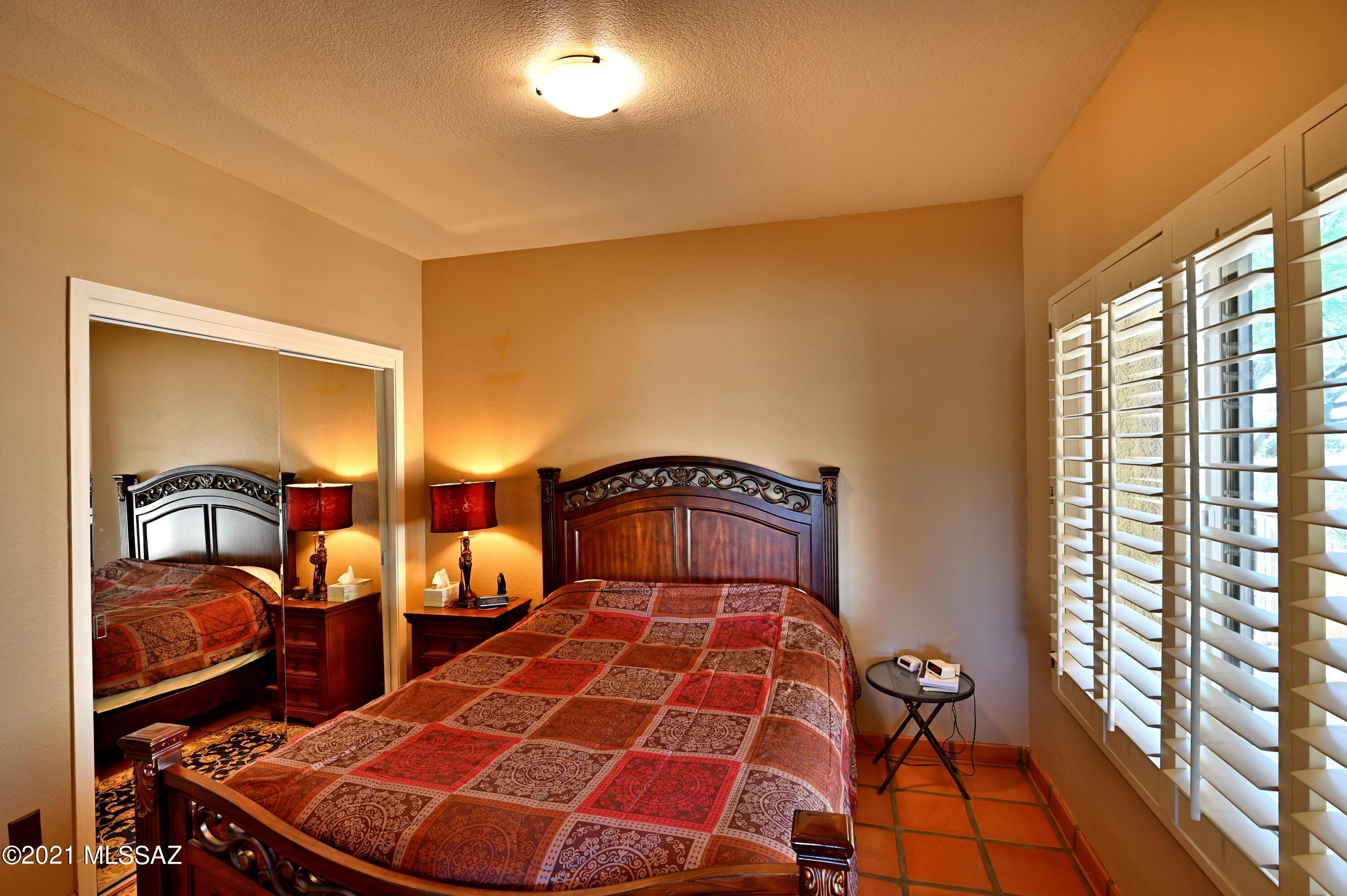 1201 E Camino Diestro