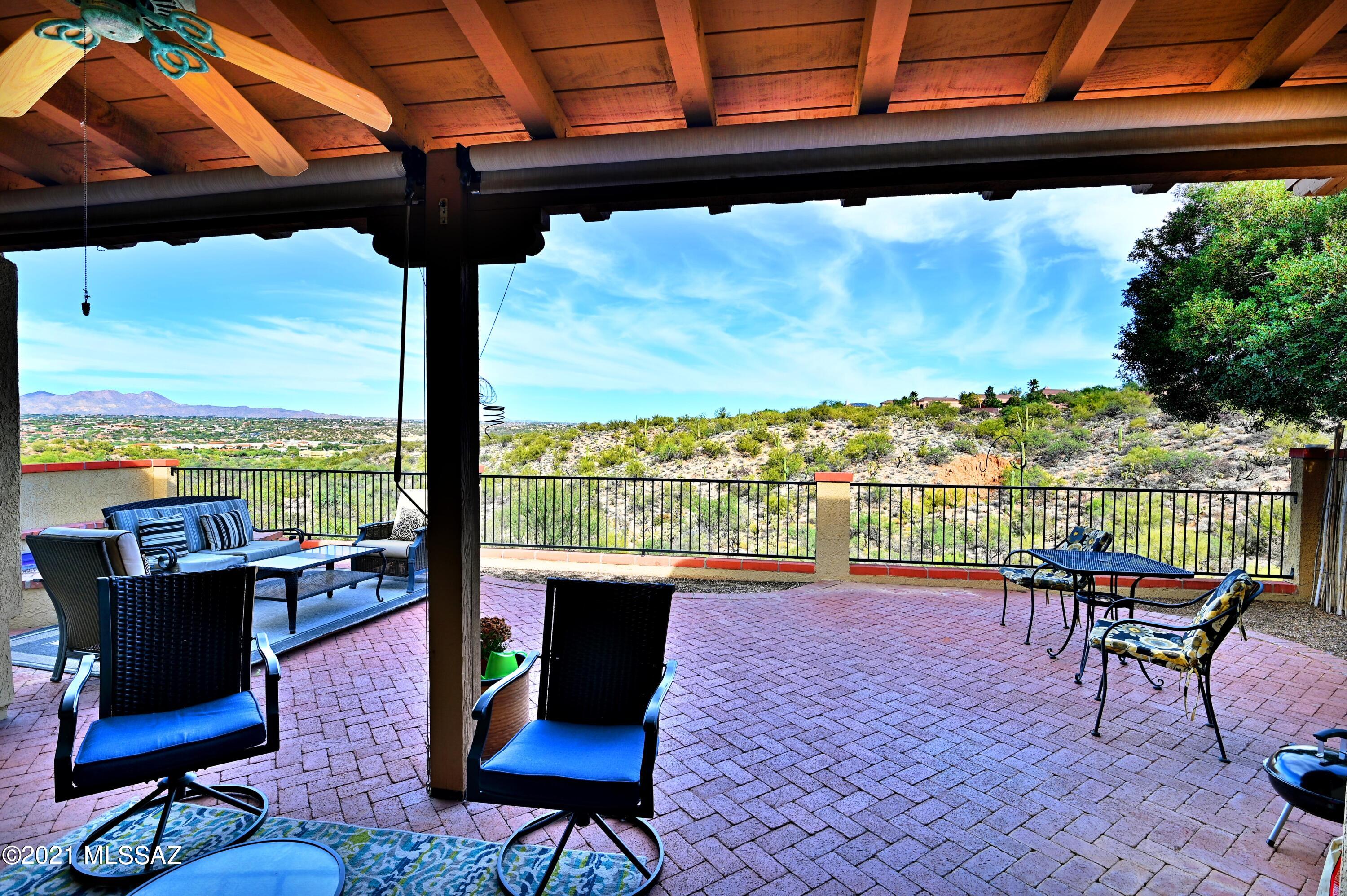 1201 E Camino Diestro