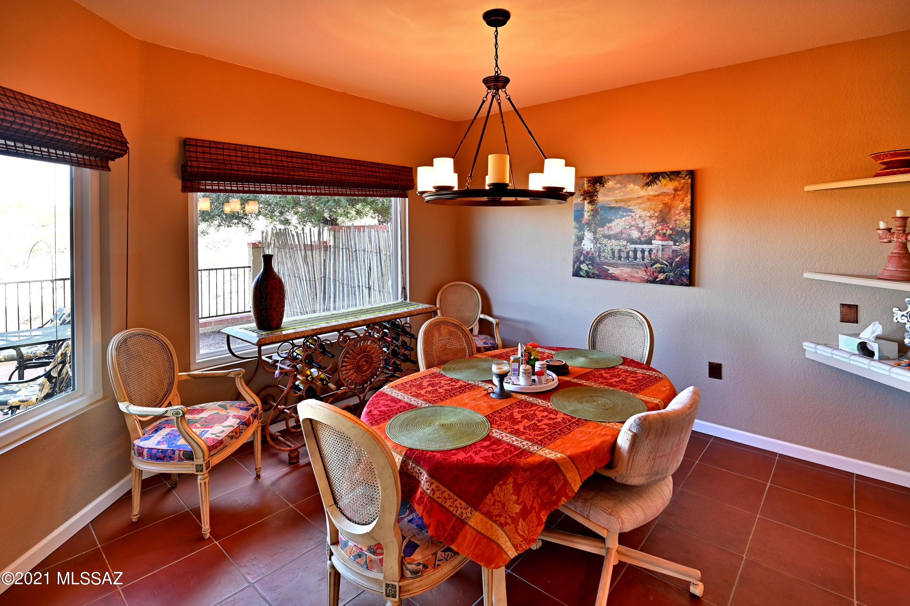 1201 E Camino Diestro