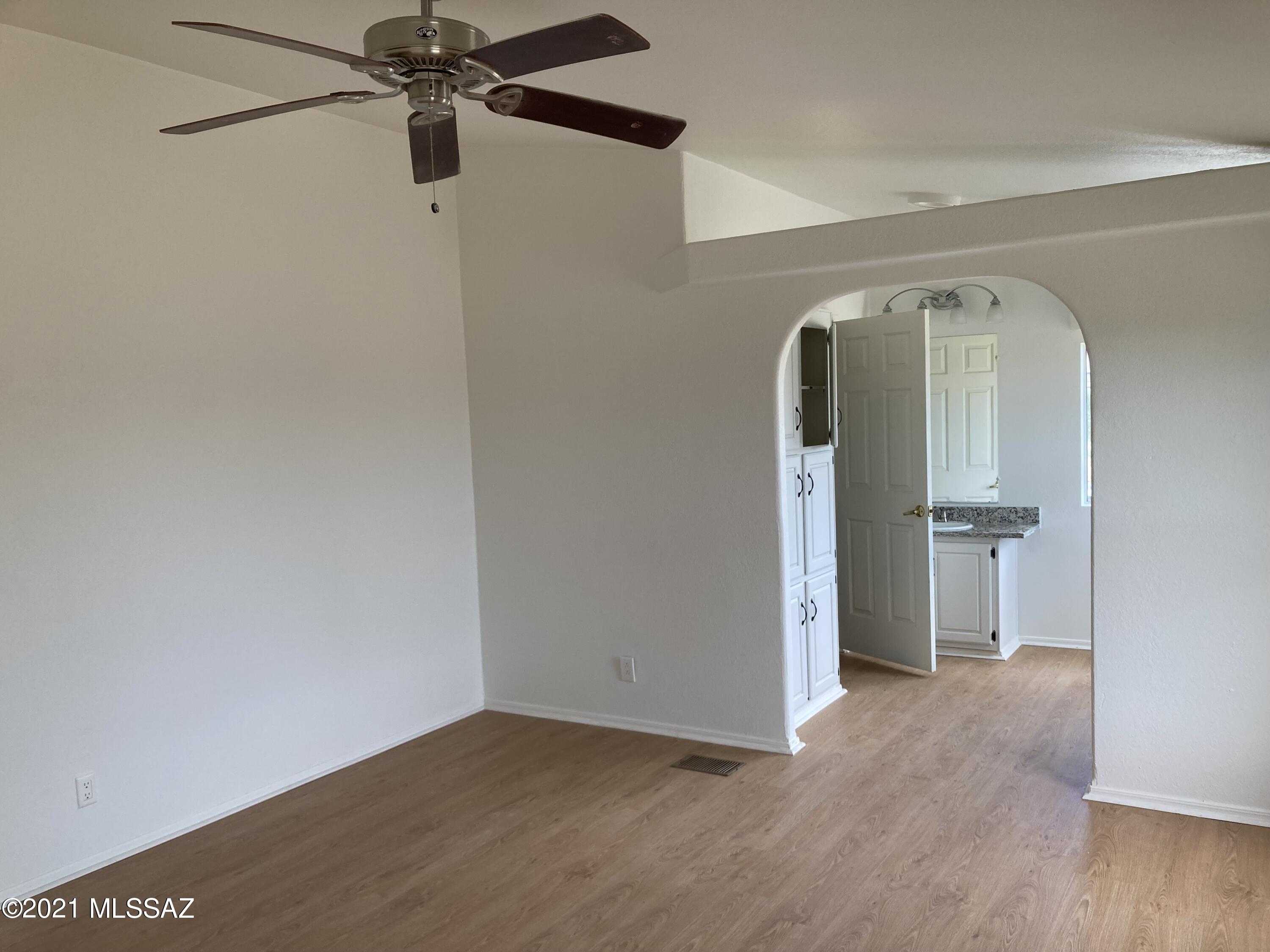 15671 W Yellow Horses Road