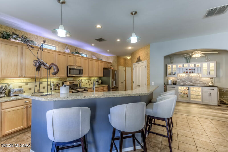 3725 E Northern Dancer Road