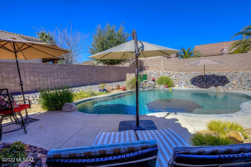 3725 E Northern Dancer Road